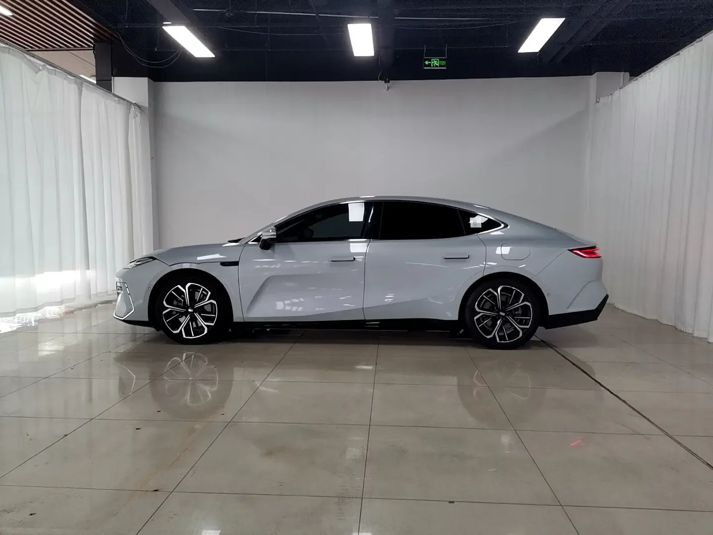 Geely Galaxy E8