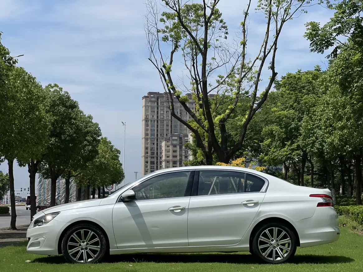 Peugeot 408