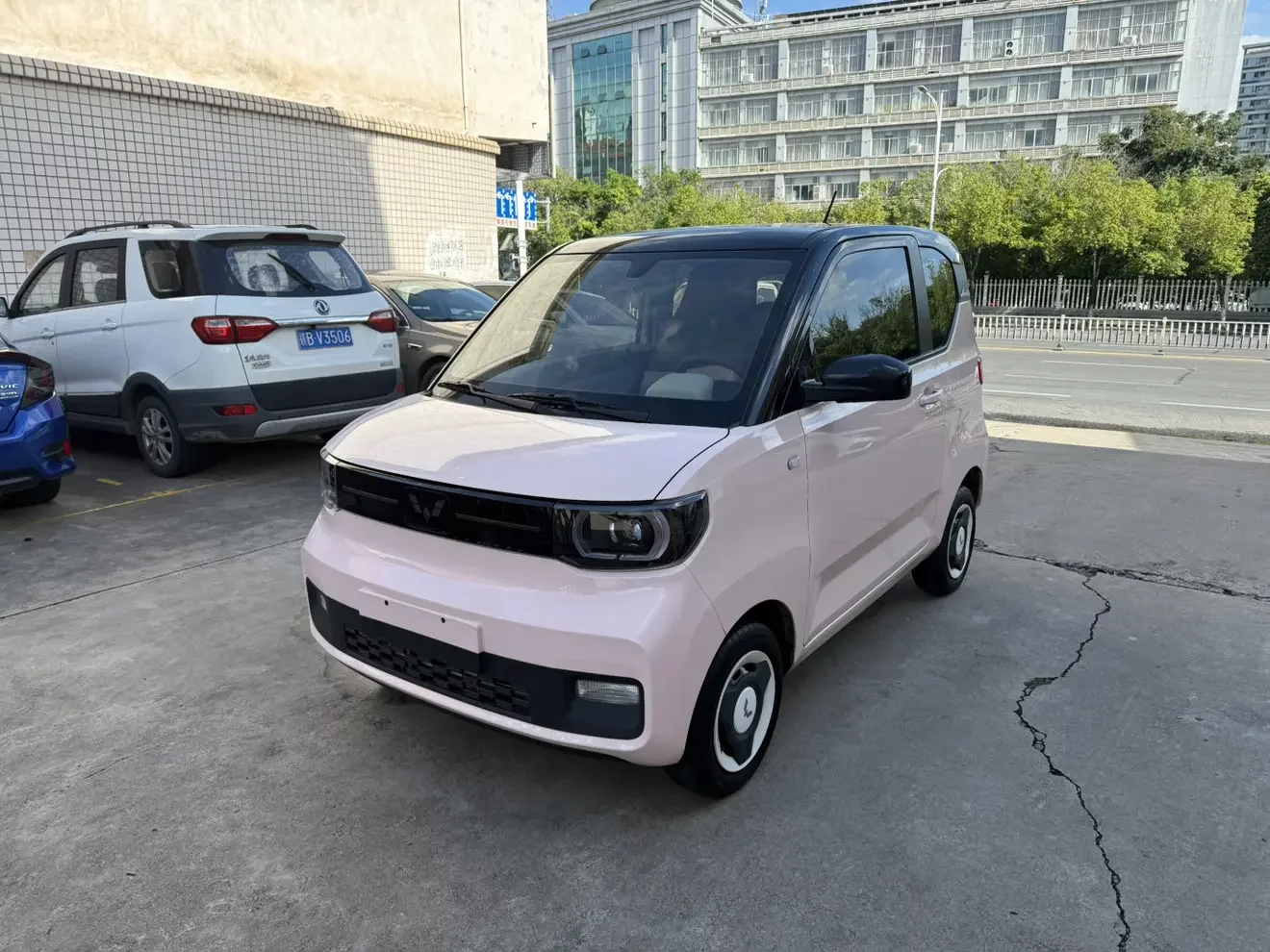 Wuling Hongguang MINIEV  из Китая