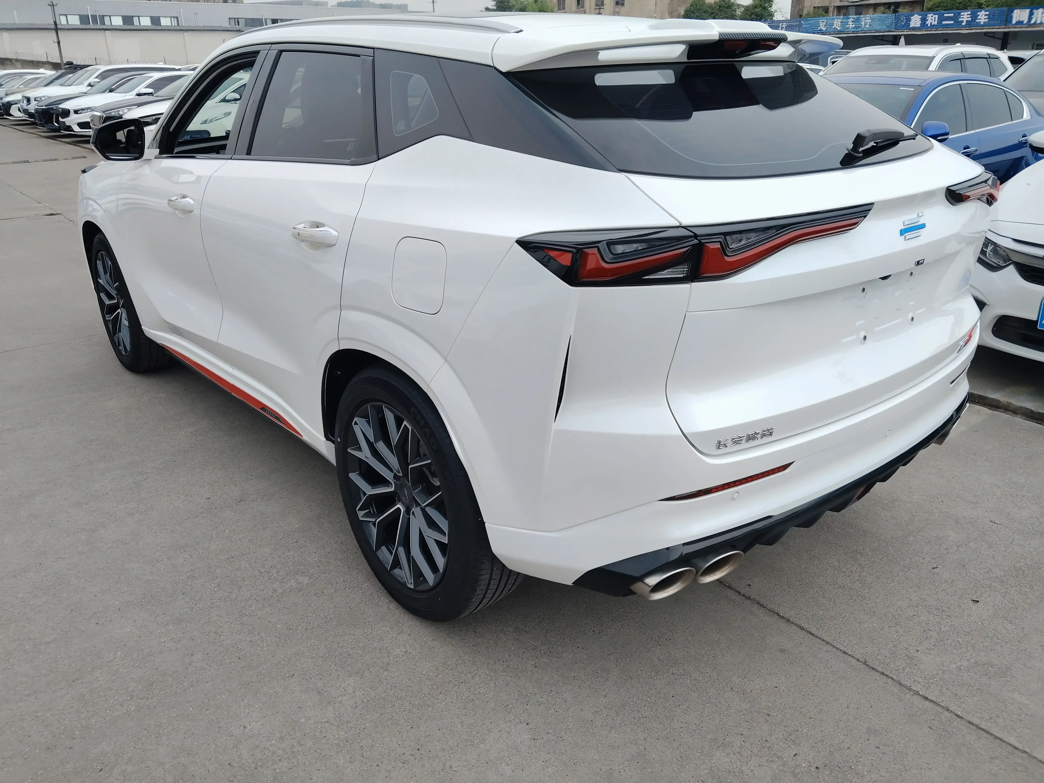 Oshan Changan Auchan Z6