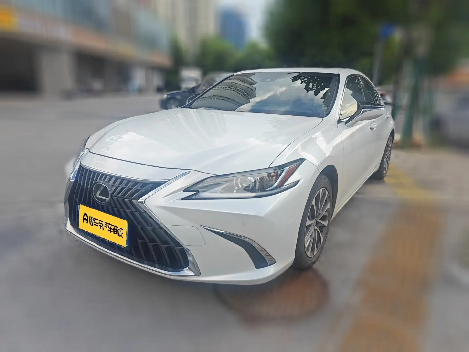 Lexus ES