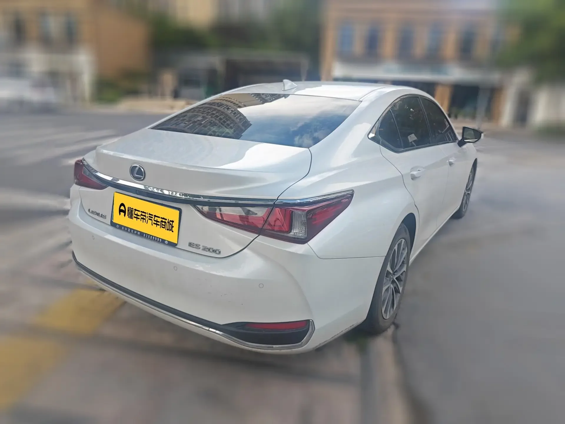 Lexus ES