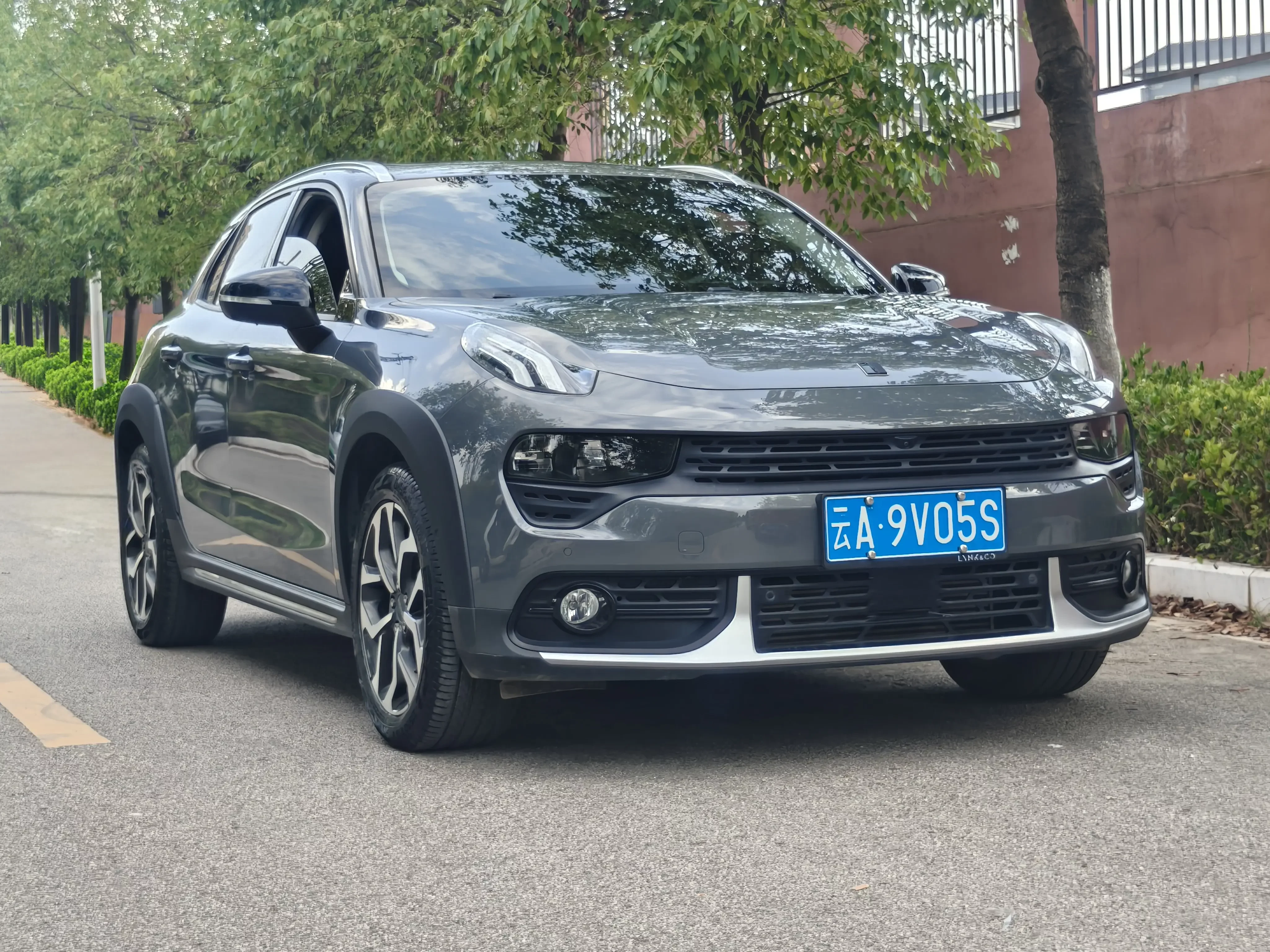 Lynk & Co 02