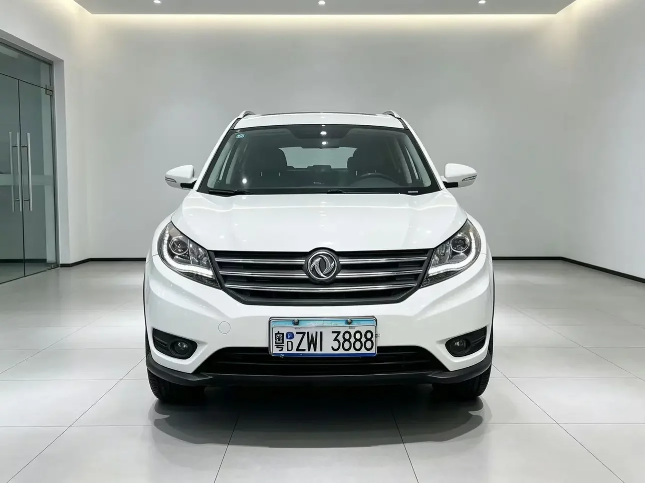 Dongfeng Fengon 580  из Китая