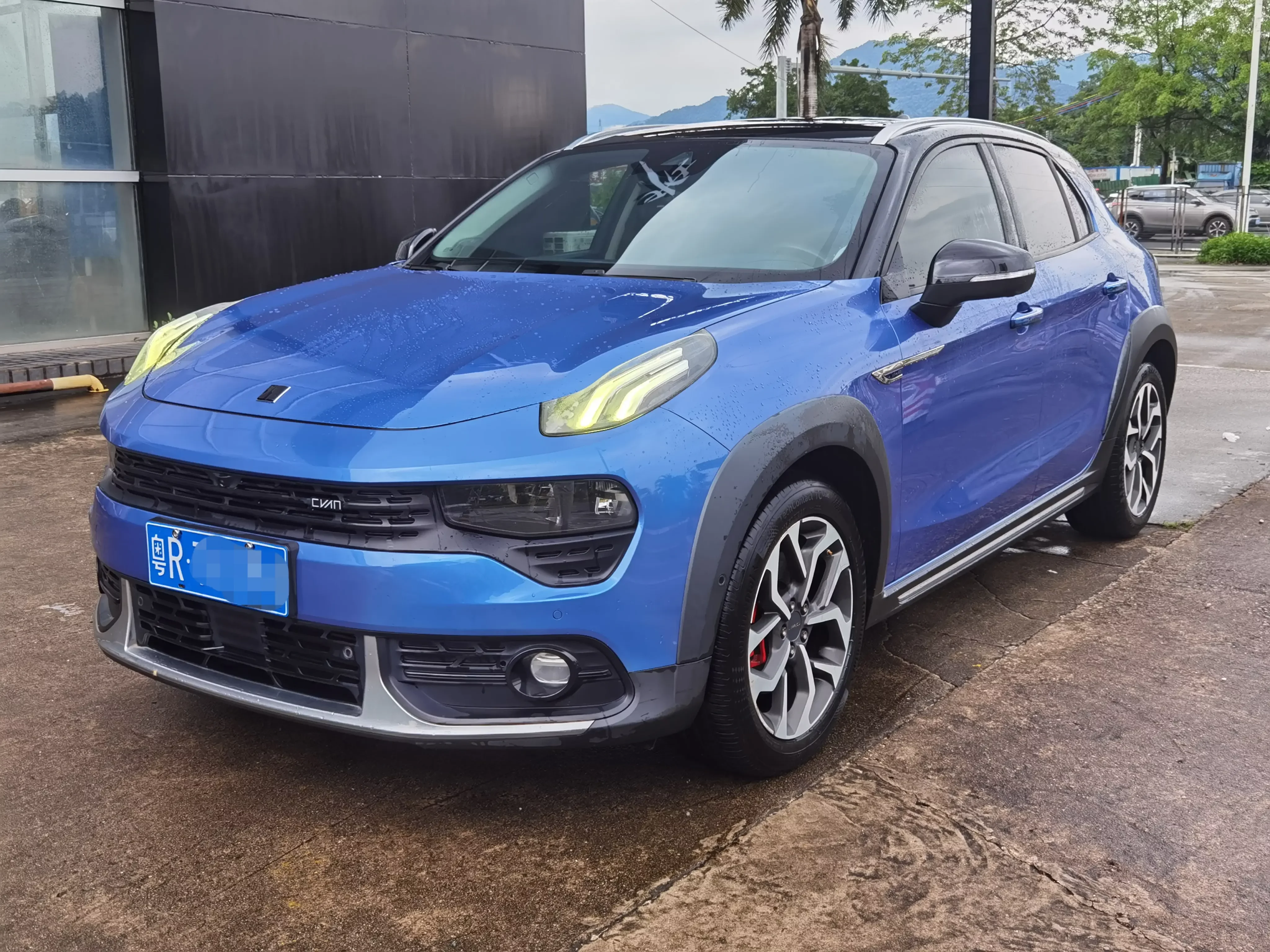 Lynk & Co 02