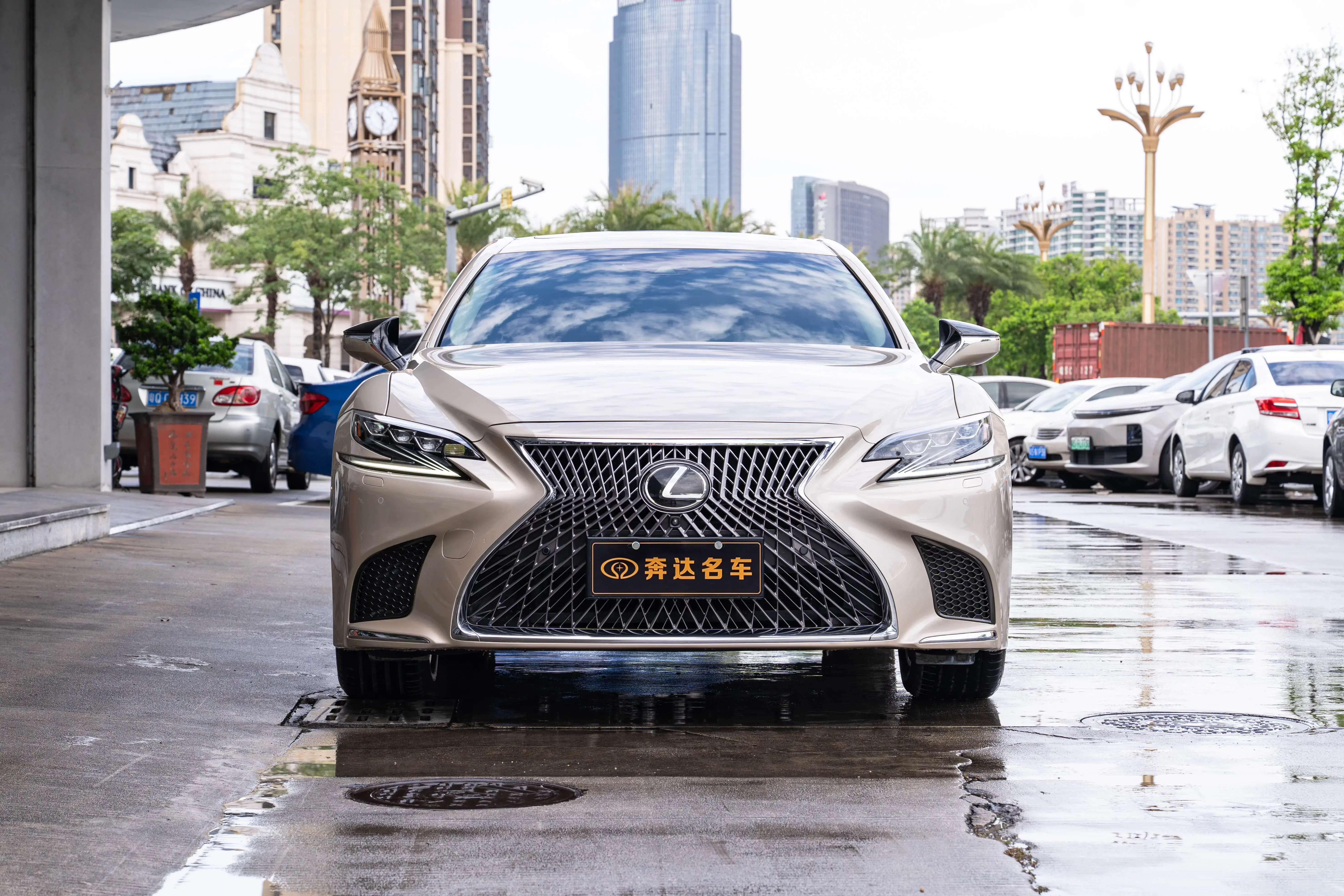 Lexus LS