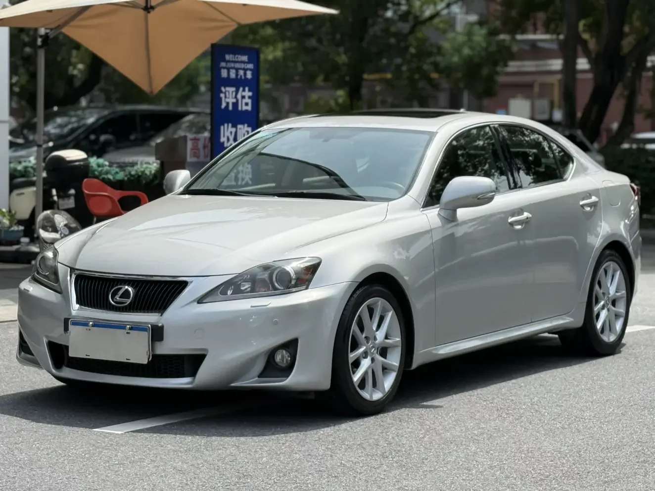 Lexus IS