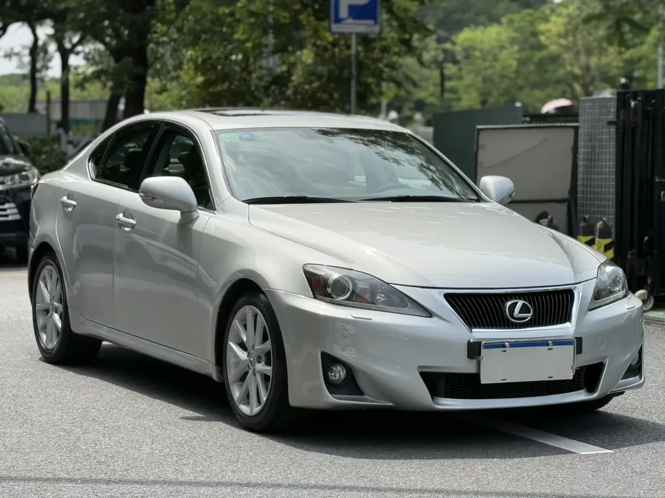 Lexus IS