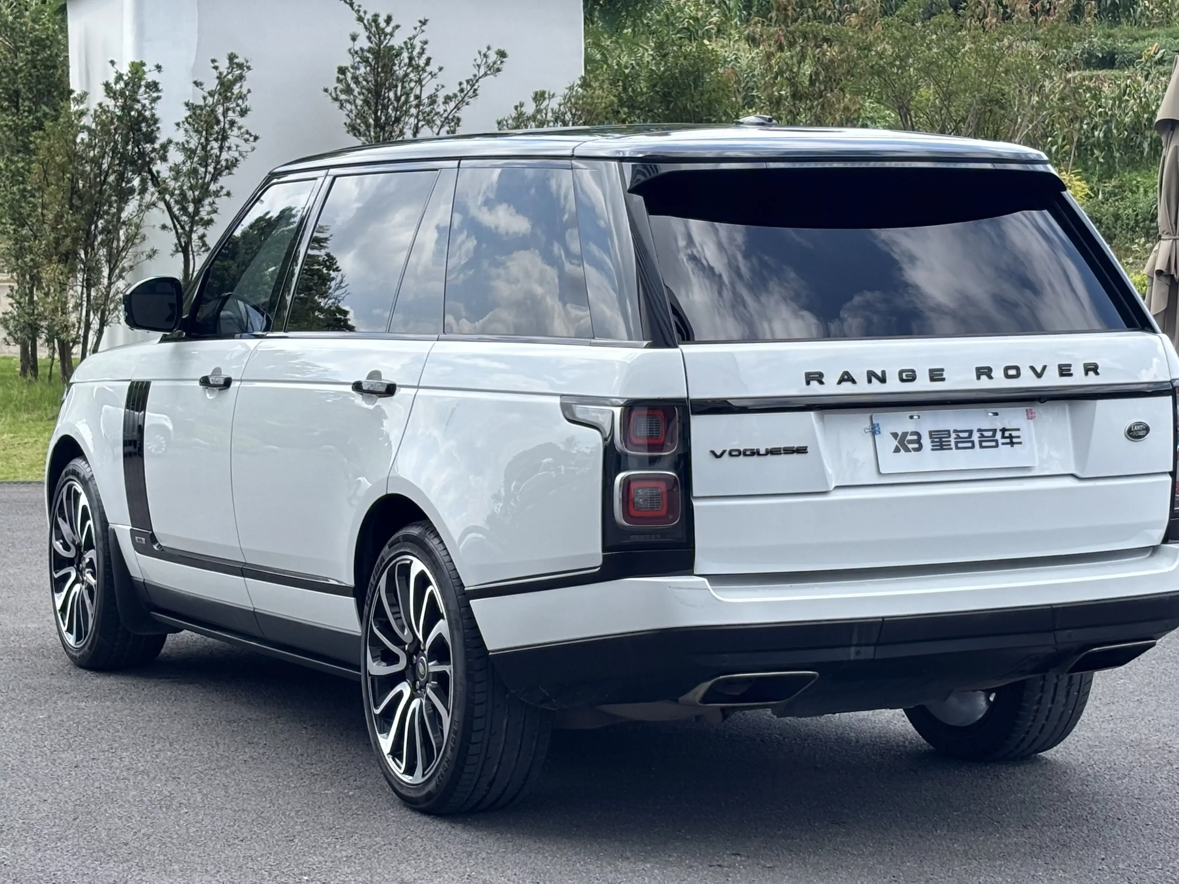 Land Rover range rover
