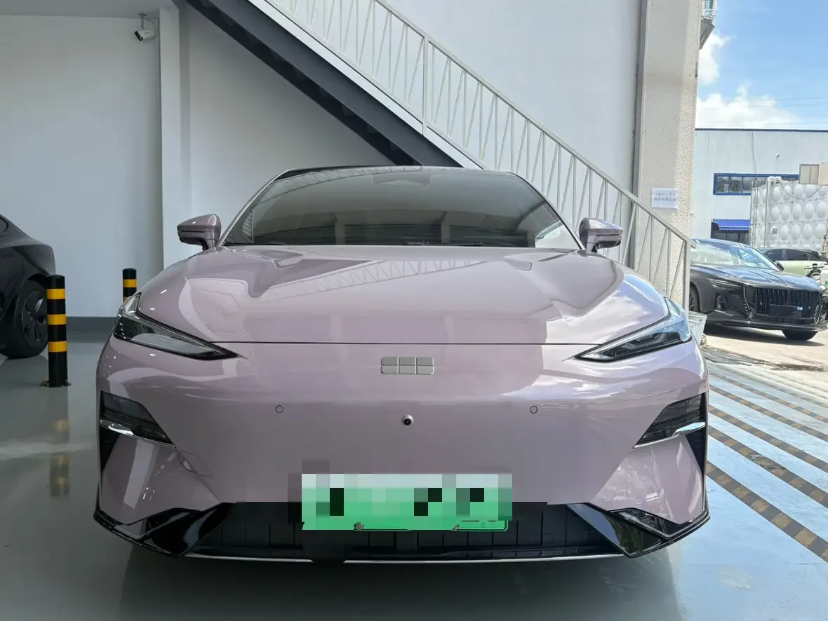 Geely Galaxy E8