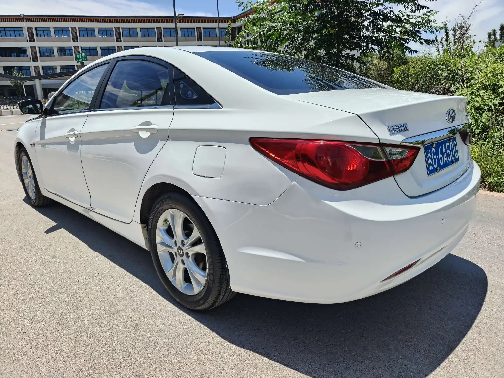 Hyundai sonata eight