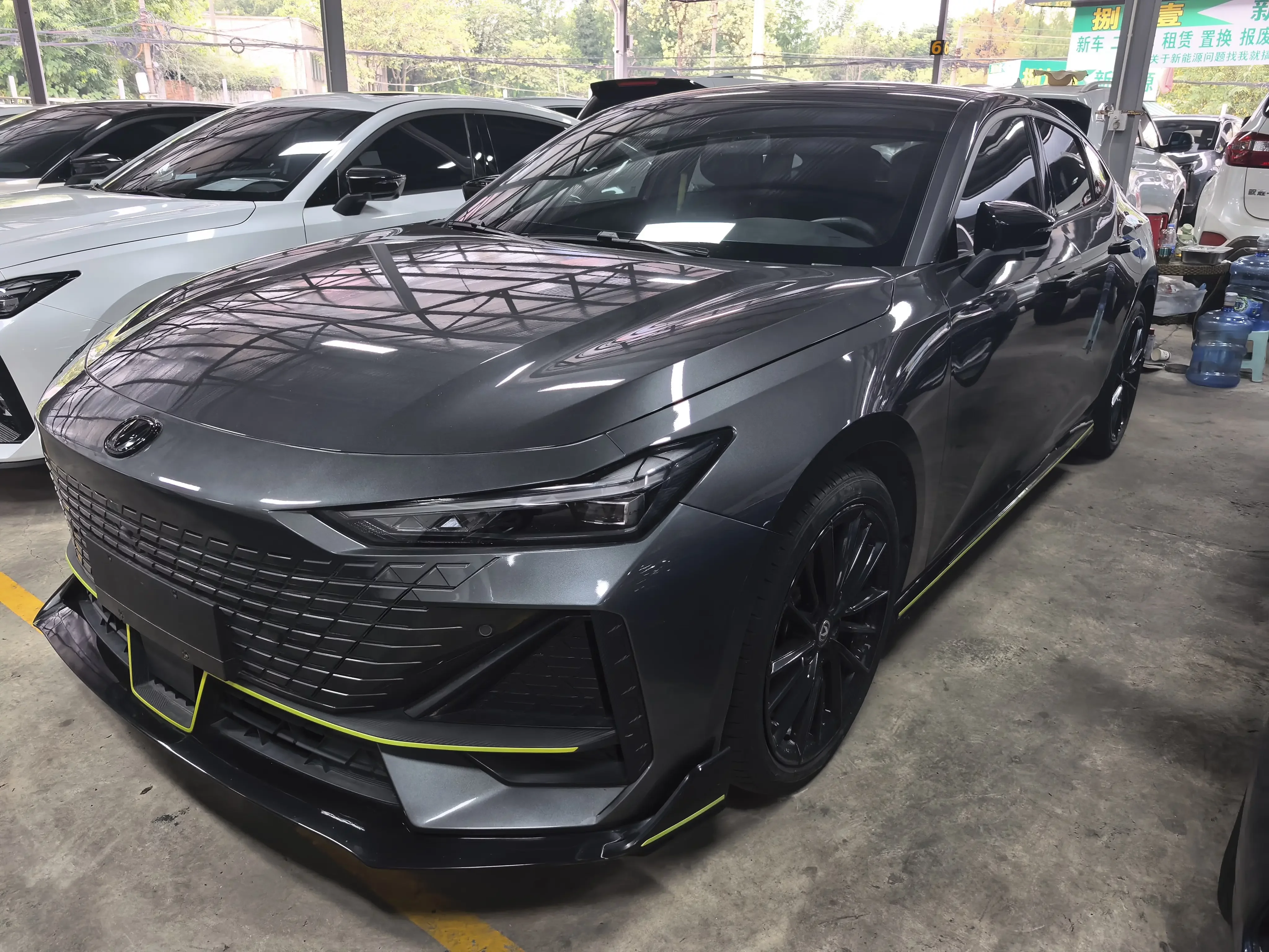 Changan UNI-V  из Китая