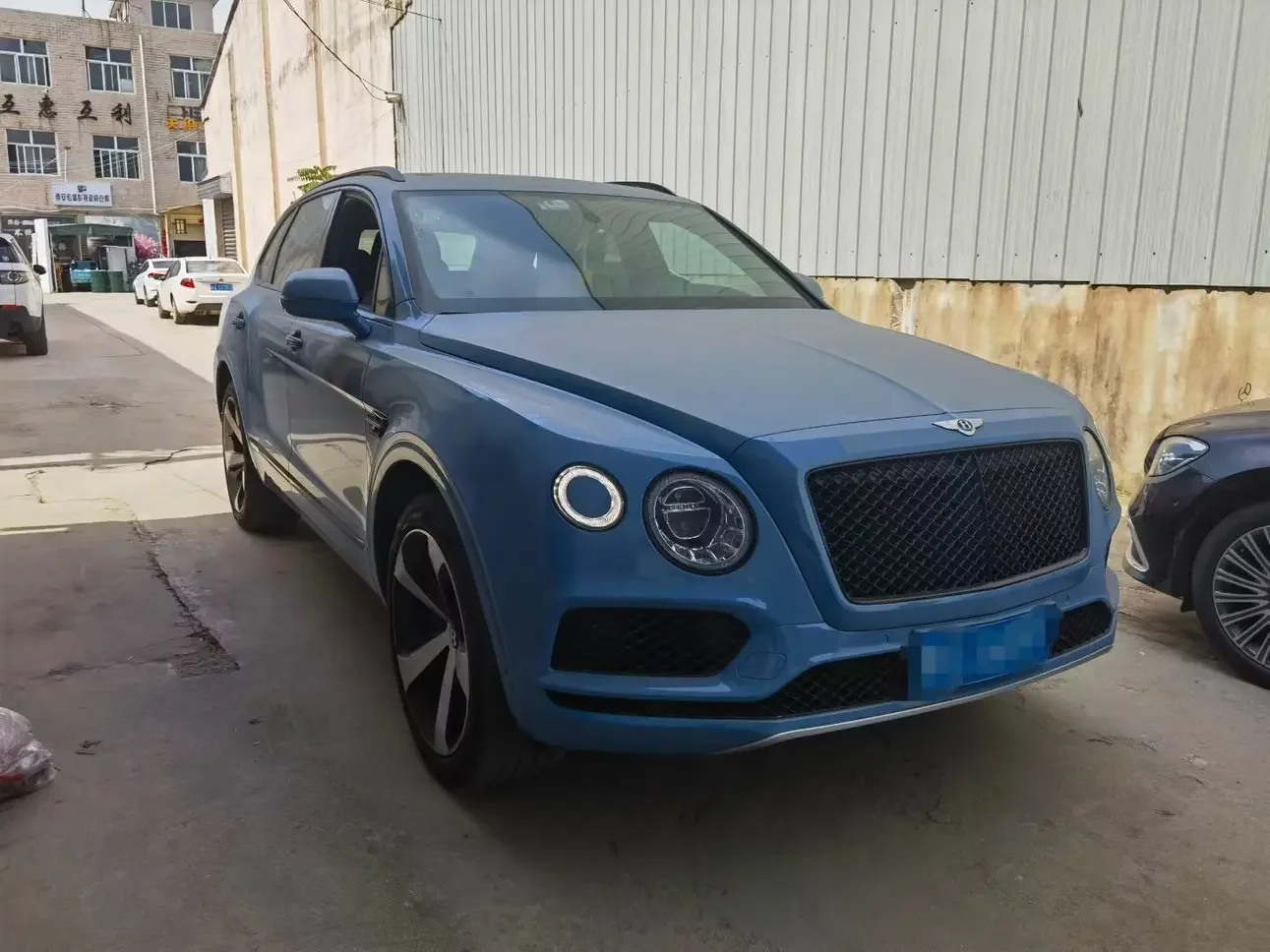 Bentley Bentayga  из Китая