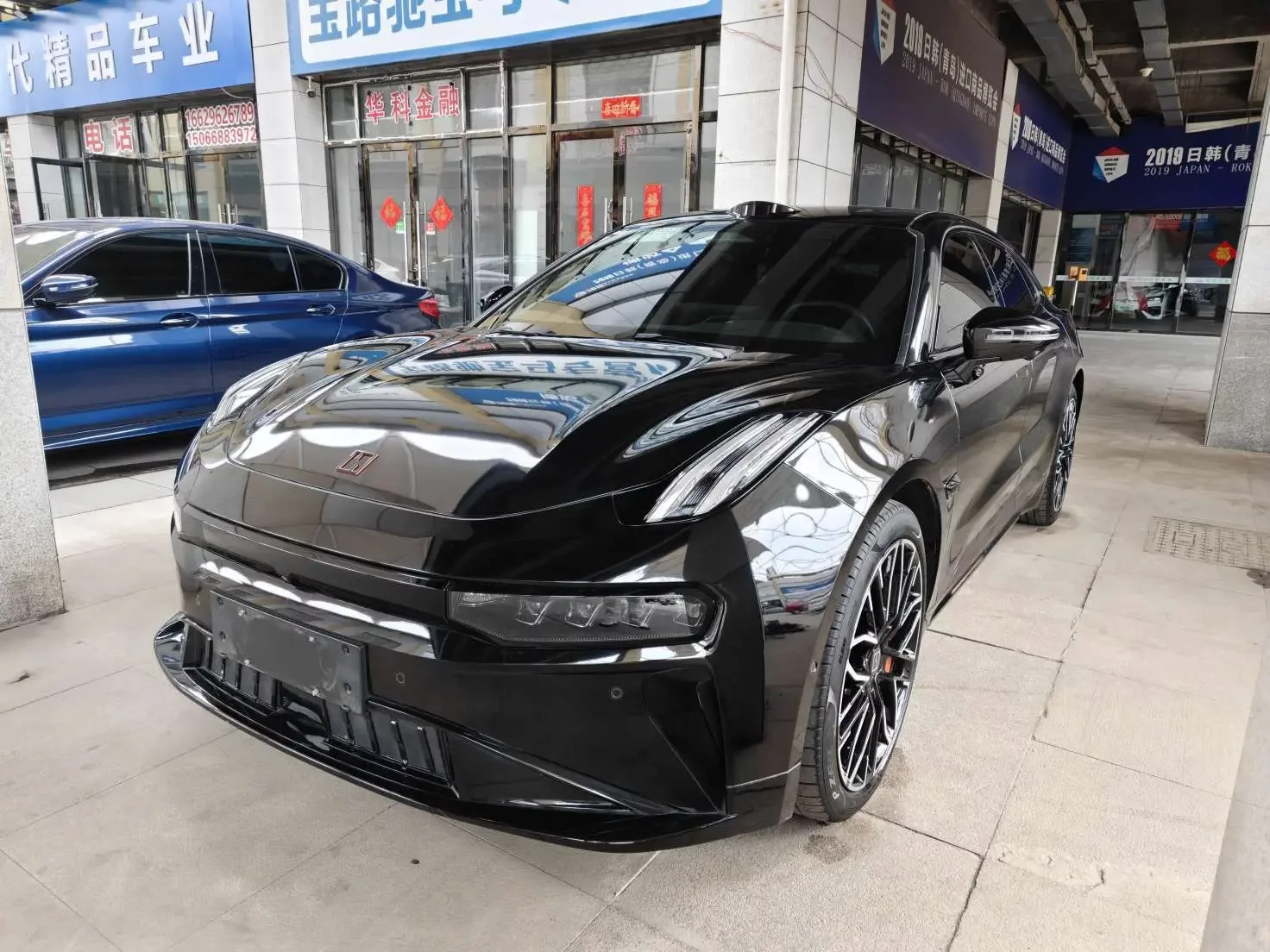 ZEEKR 001