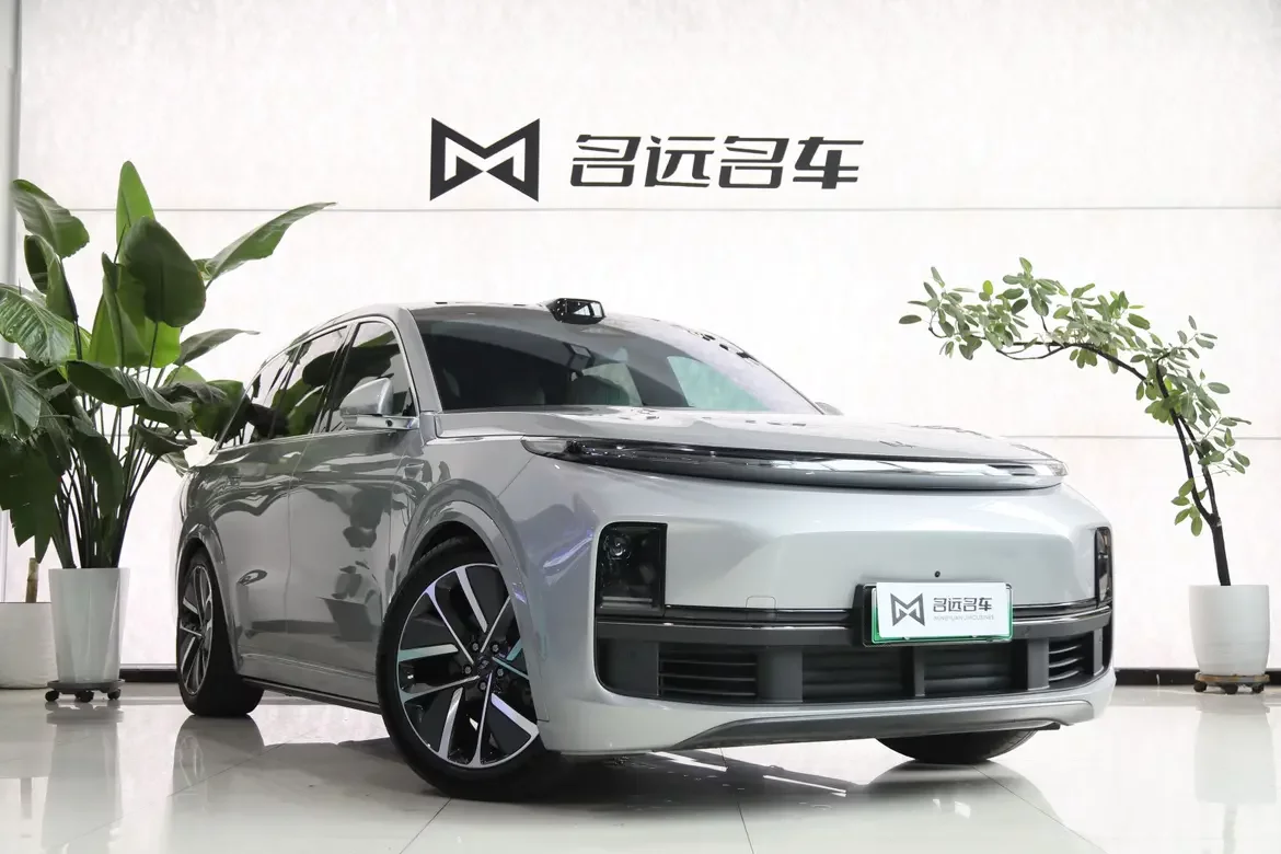 Lixiang L8