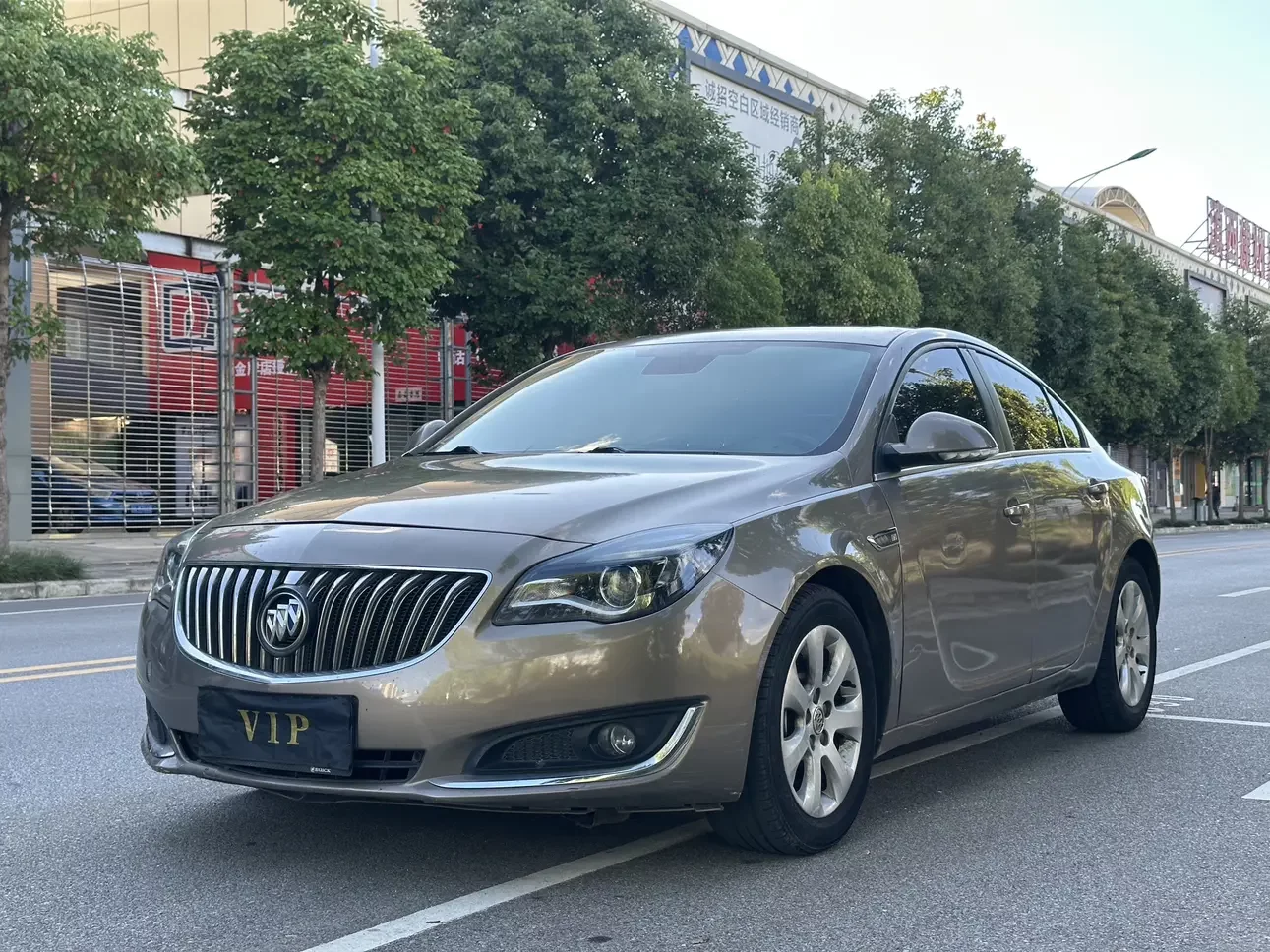 Buick Majesty  из Китая