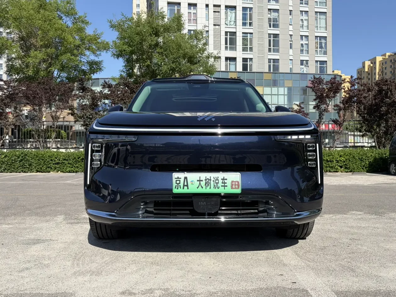 Zhiji LS9  из Китая