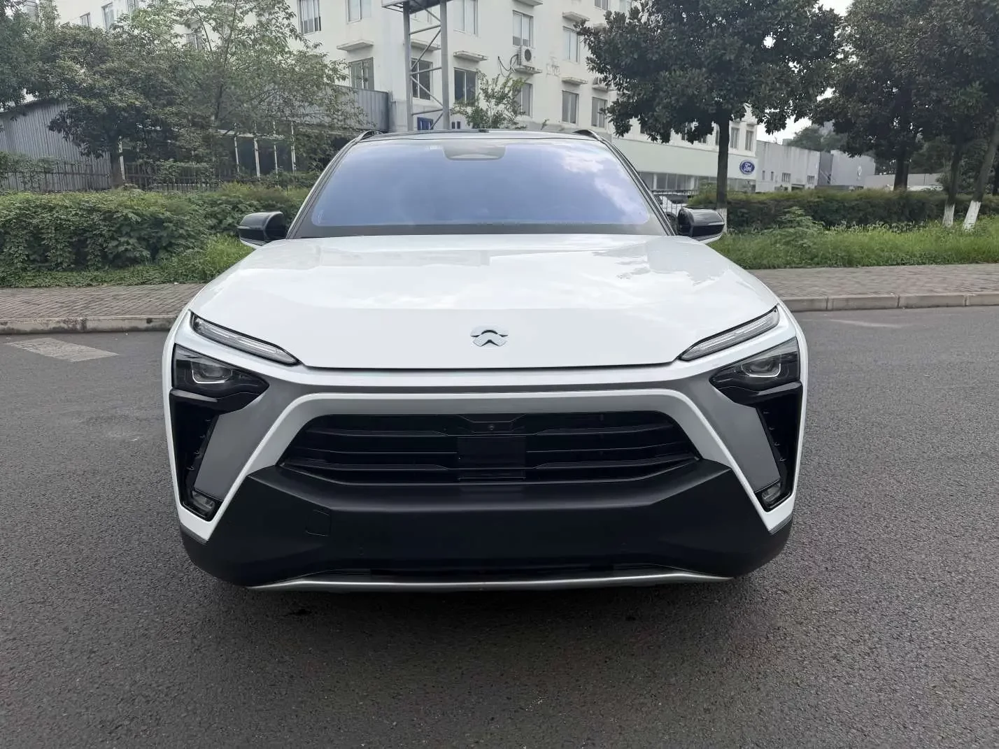 NIO ES8
