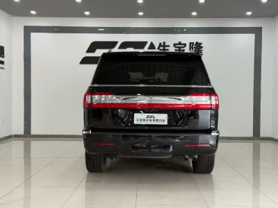 Lincoln Navigator