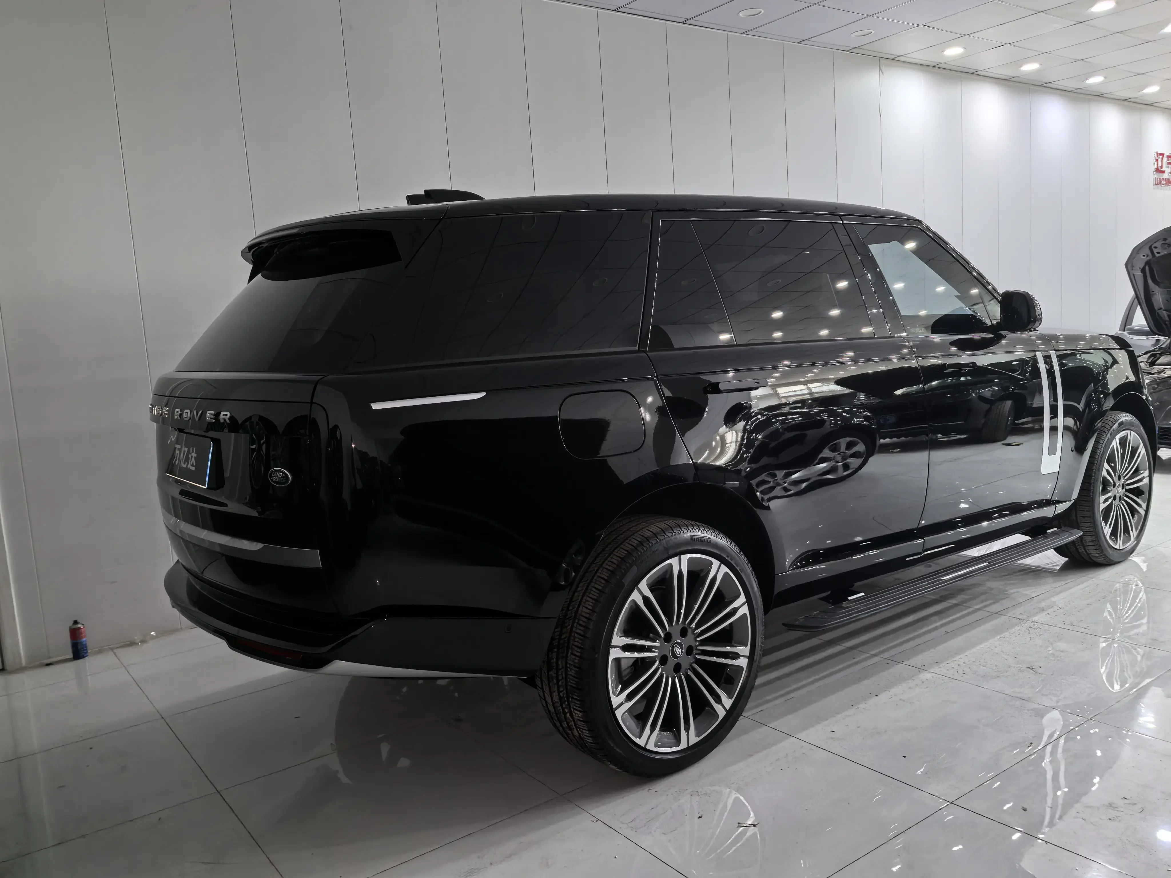 Land Rover range rover