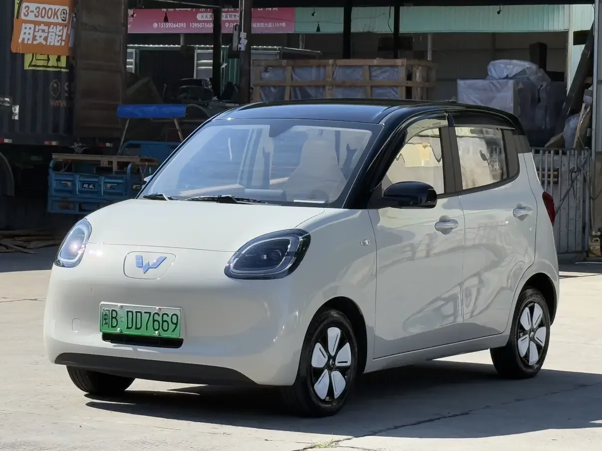 Wuling Hongguang MINIEV  из Китая