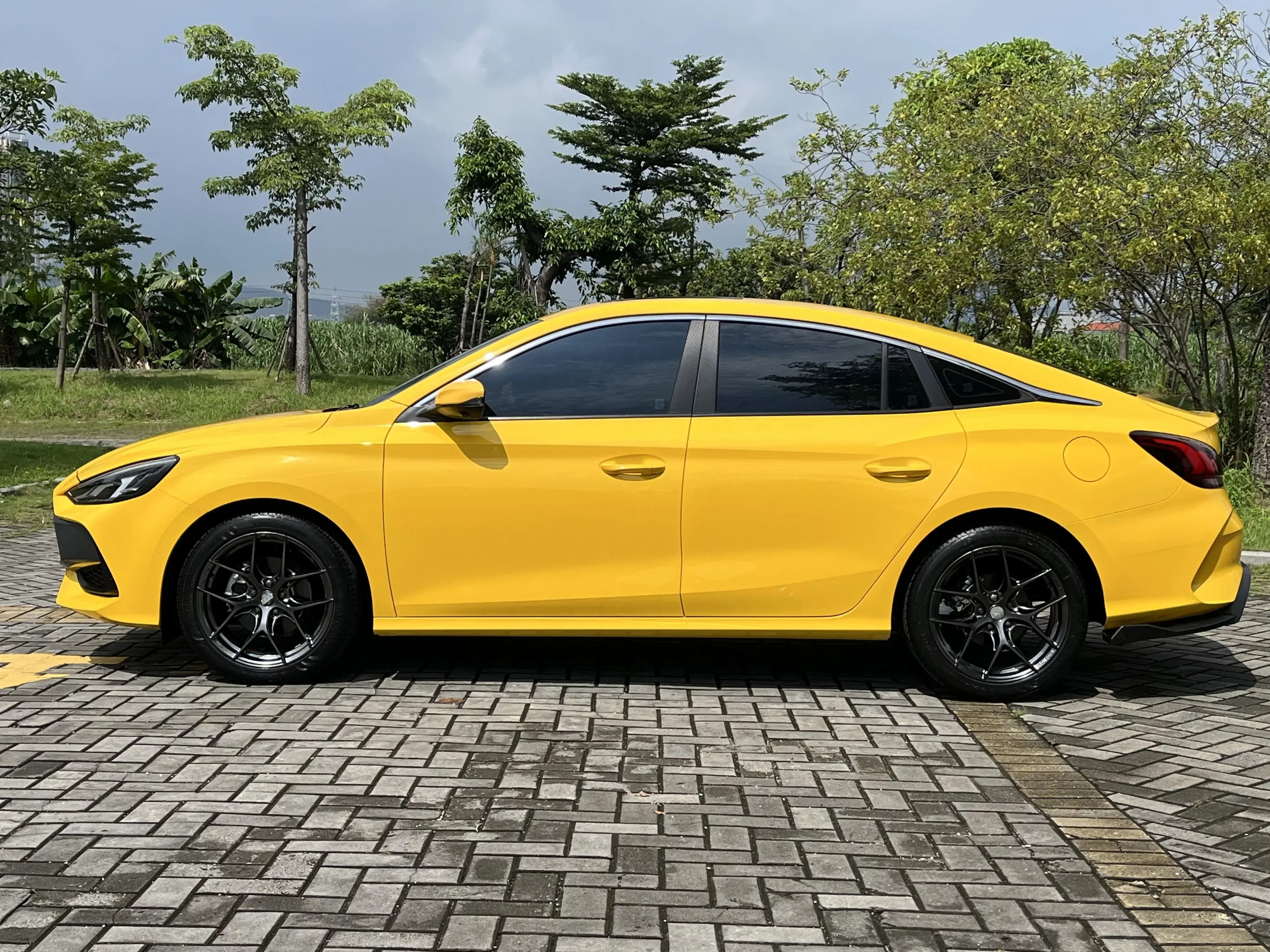 MG 5