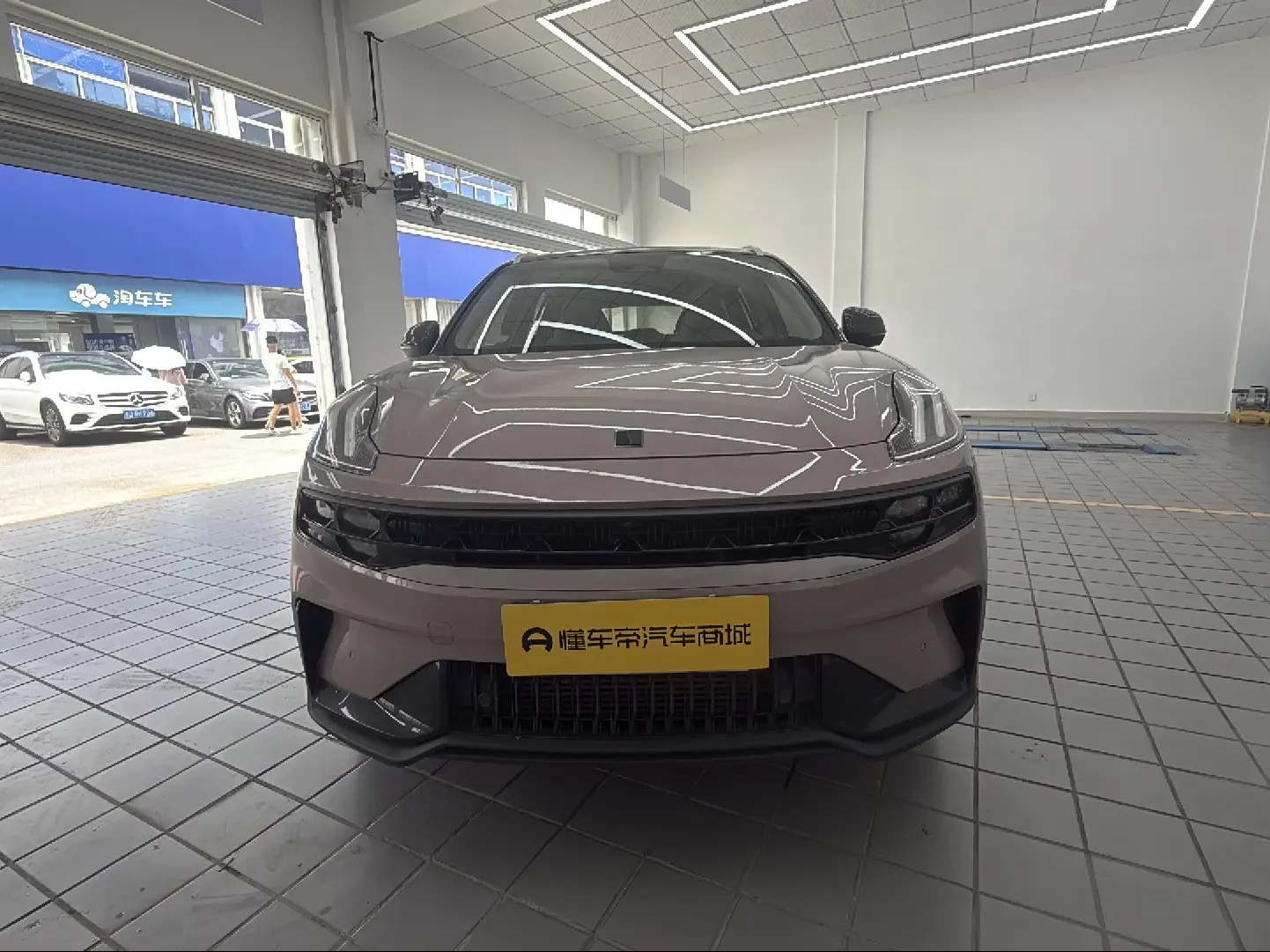 Lynk & Co 06