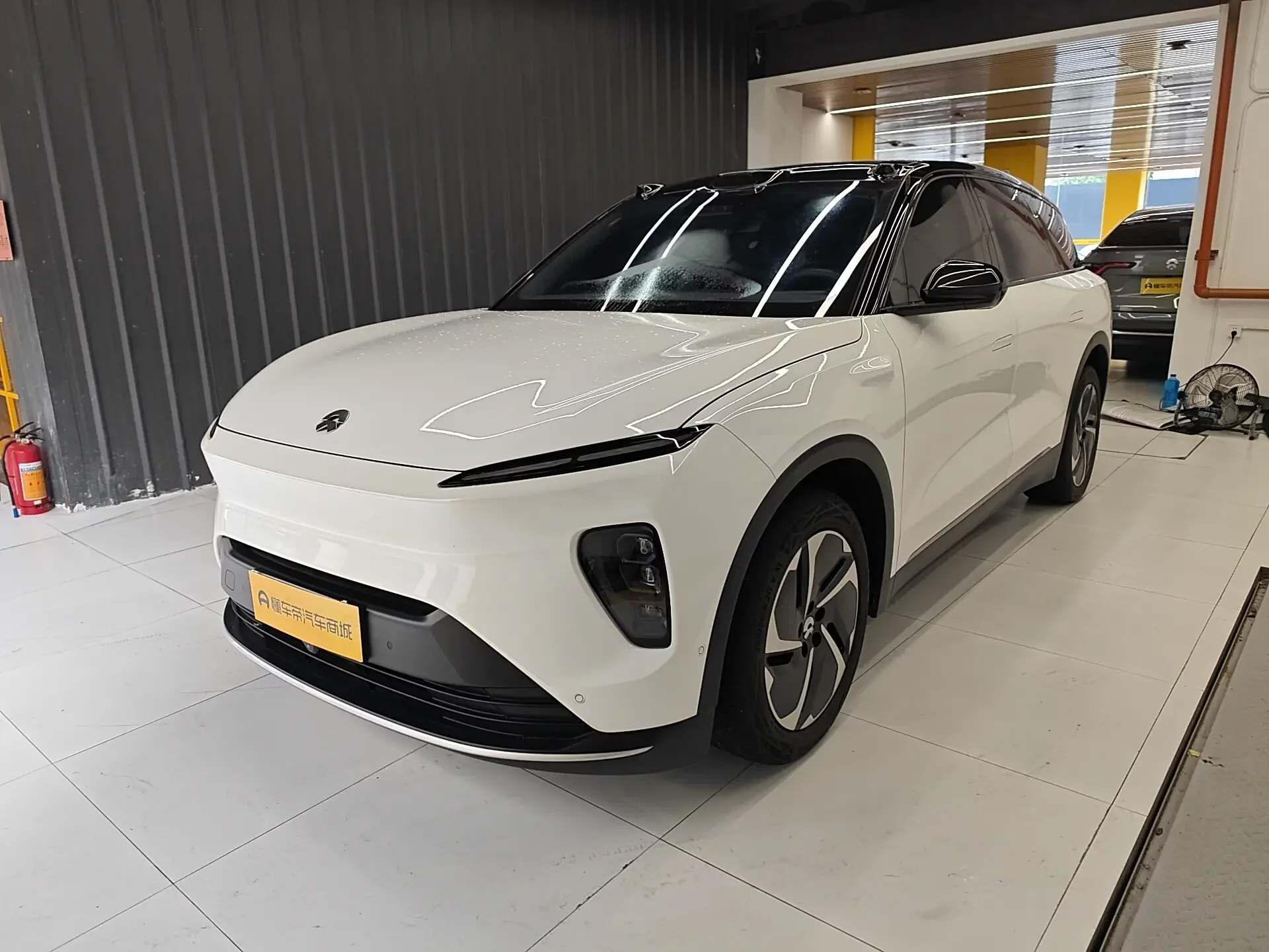 NIO ES8  из Китая