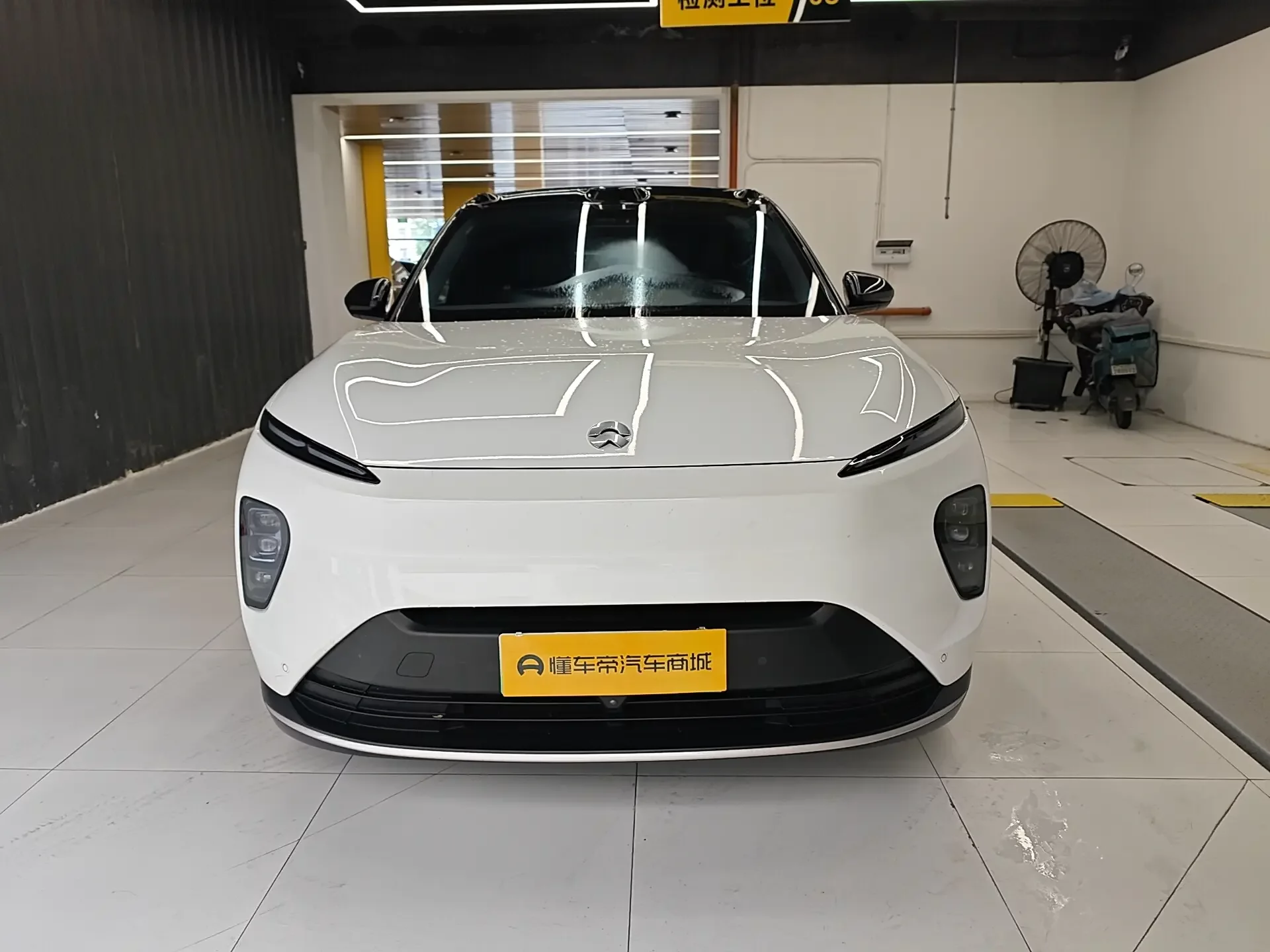 NIO ES8  из Китая