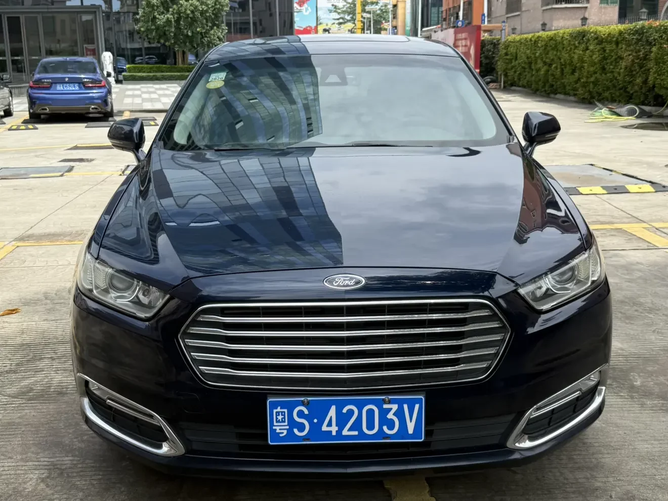 Ford Taurus