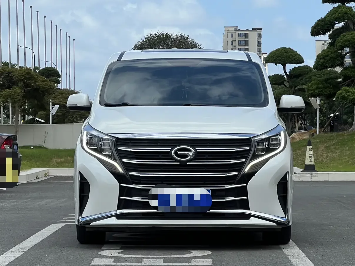 GAC Trumpchi M8  из Китая