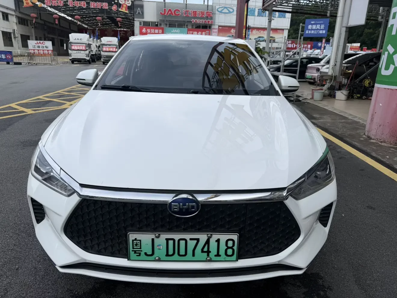 BYD e2