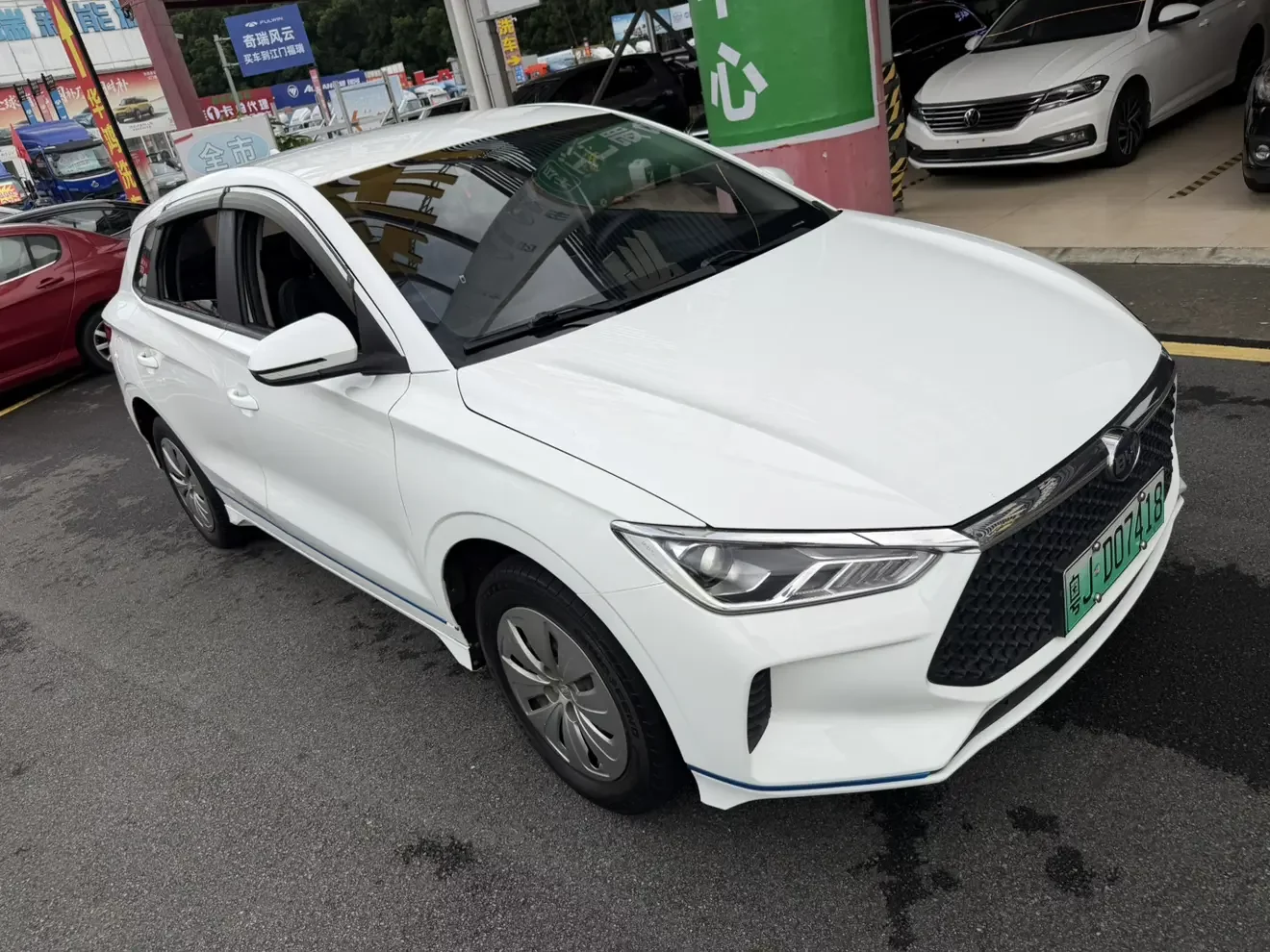 BYD e2