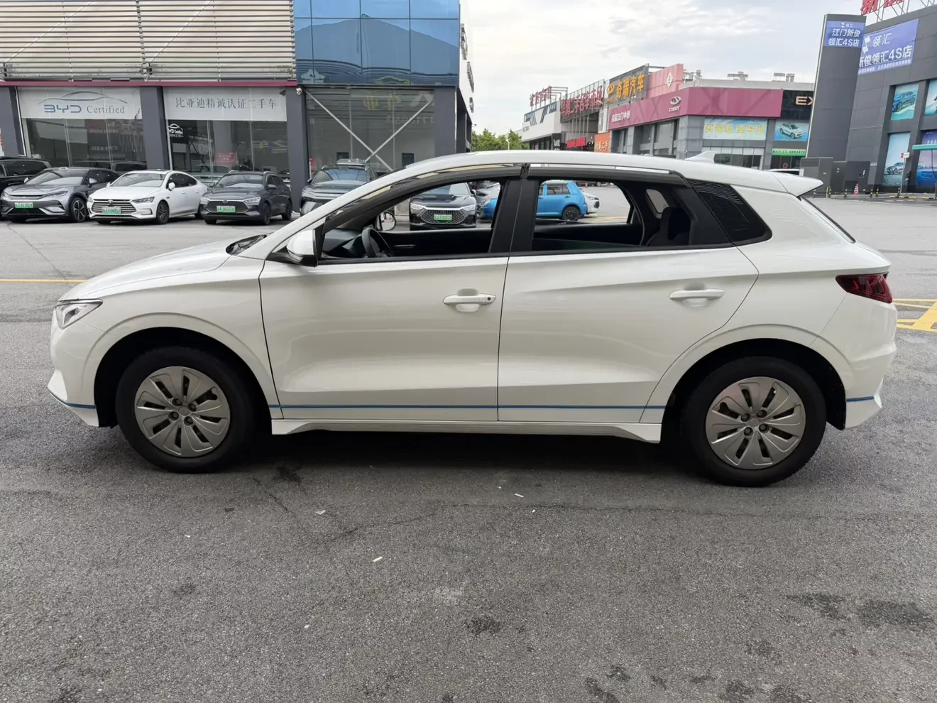 BYD e2