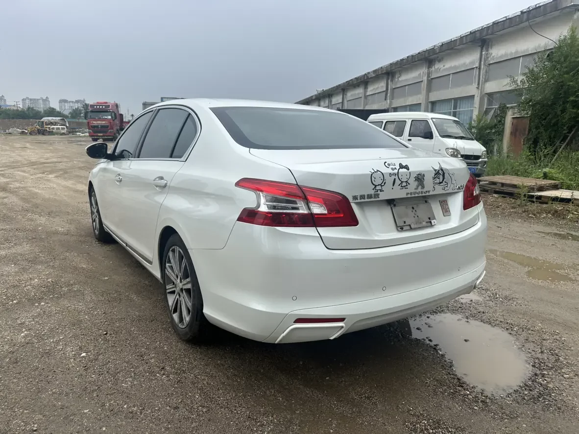 Peugeot 408