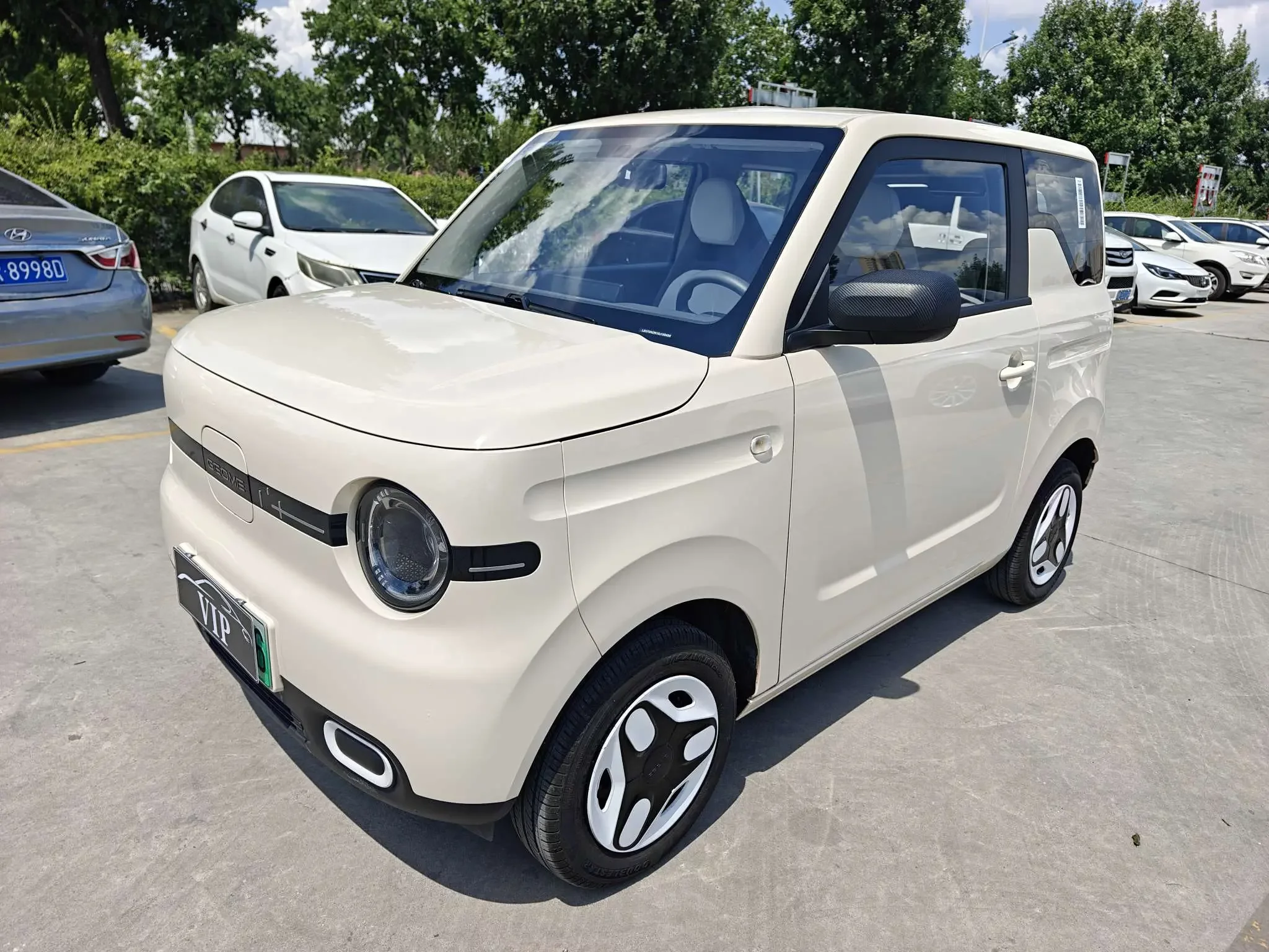 Geely panda