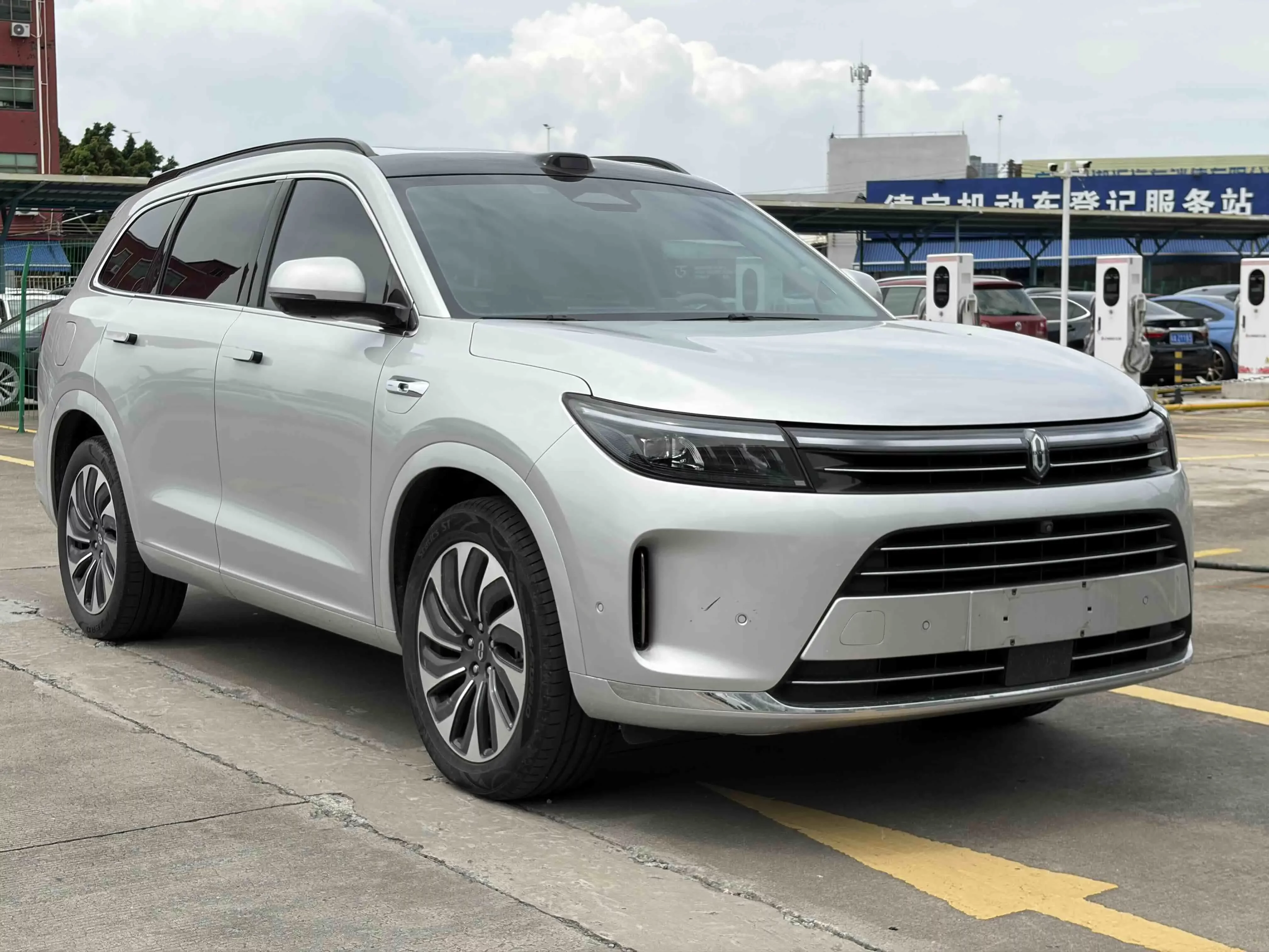 AITO M7
