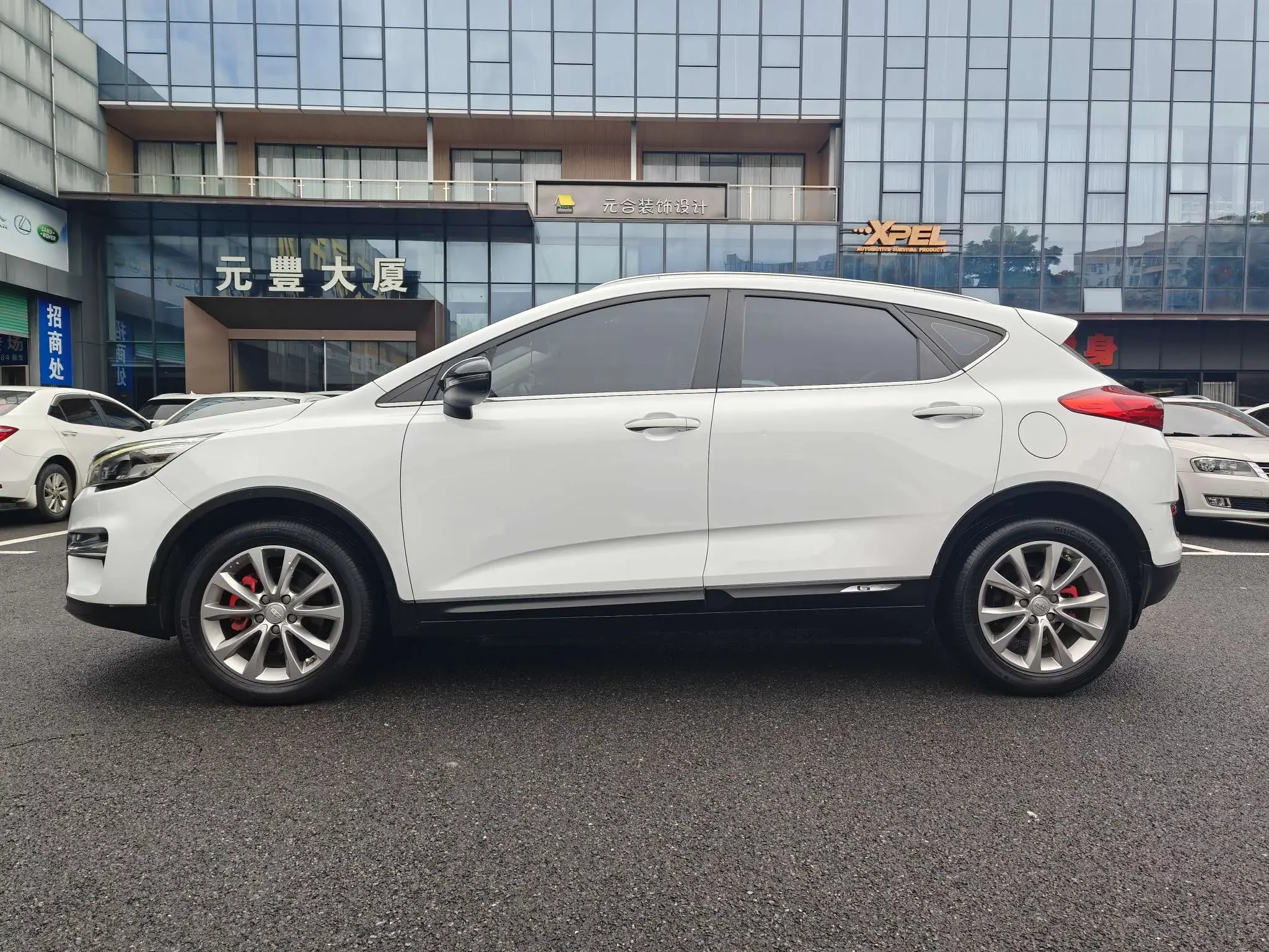 Geely Emgrand GS