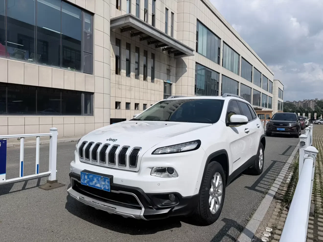 Jeep Cherokee  из Китая