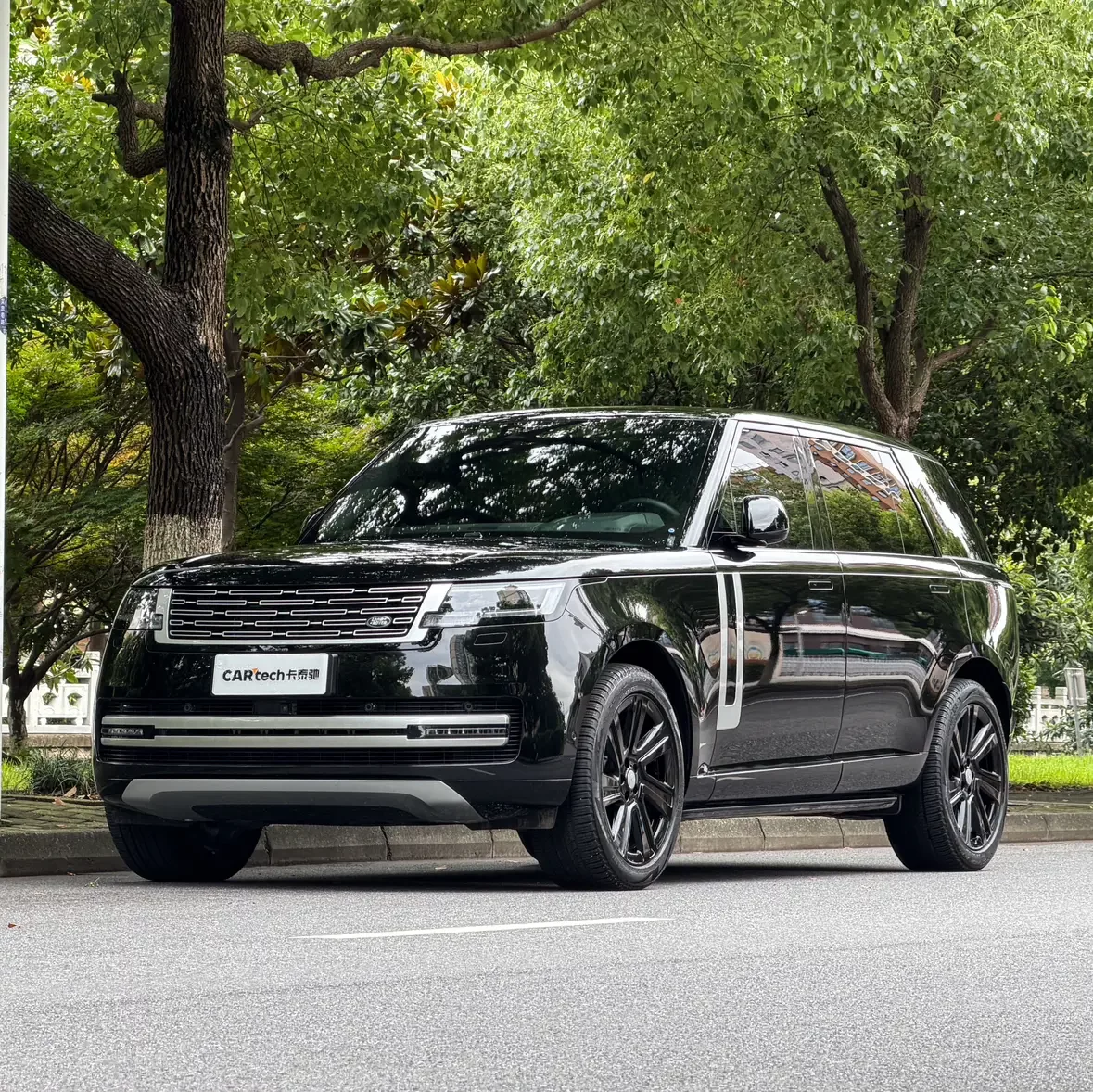 Land Rover range rover