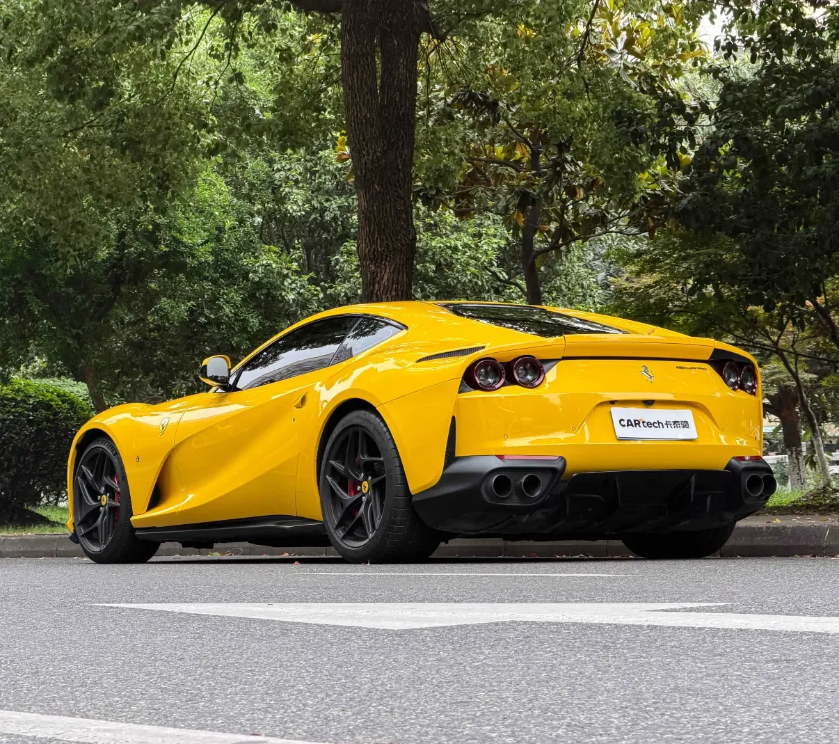 Ferrari 812