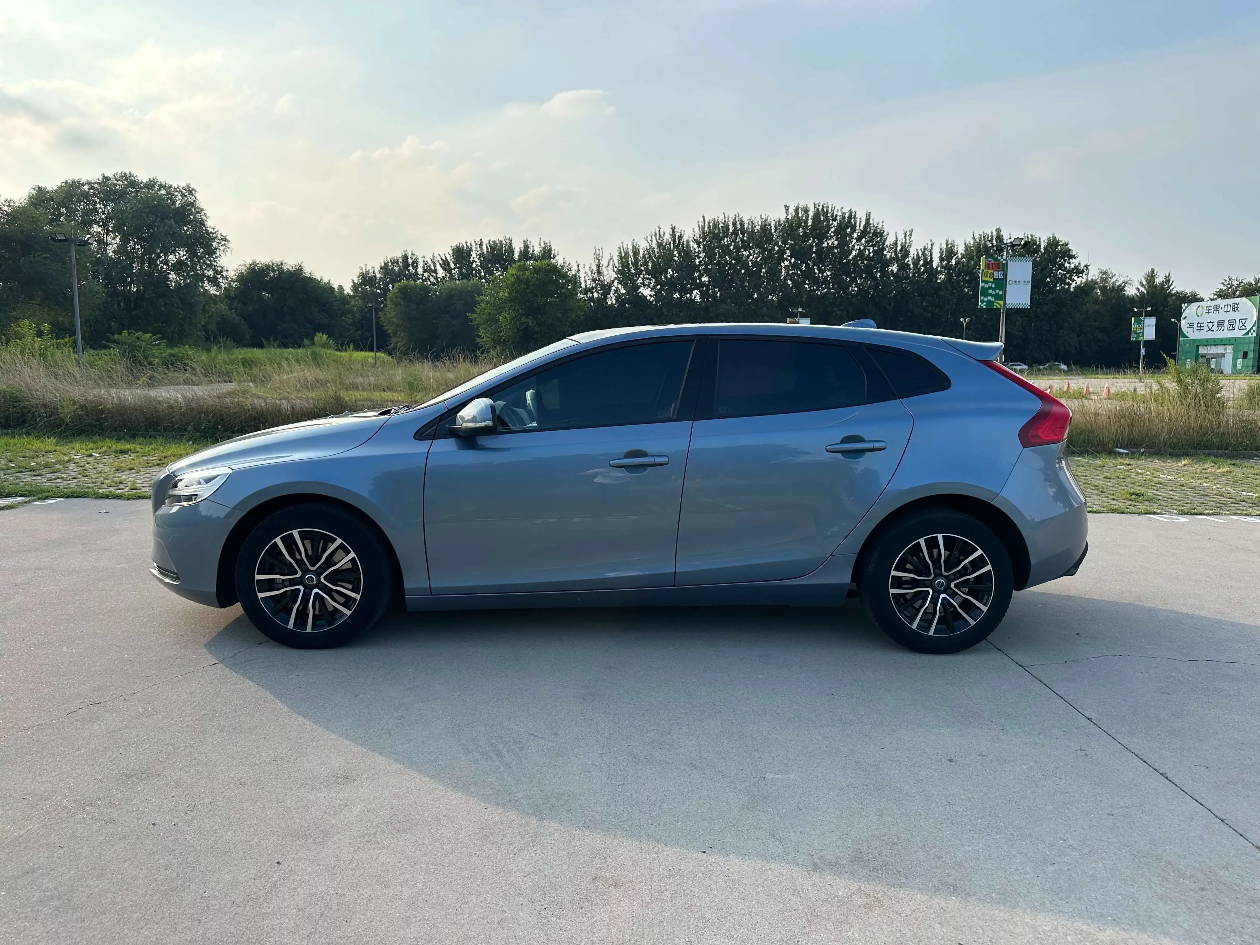 Volvo V40
