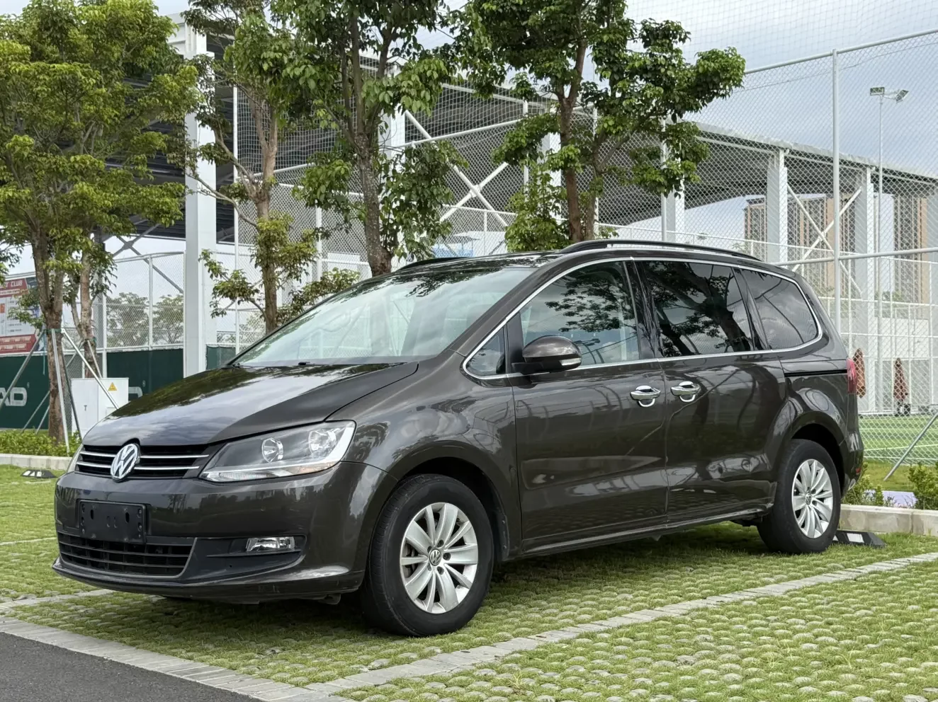 Volkswagen Sharon