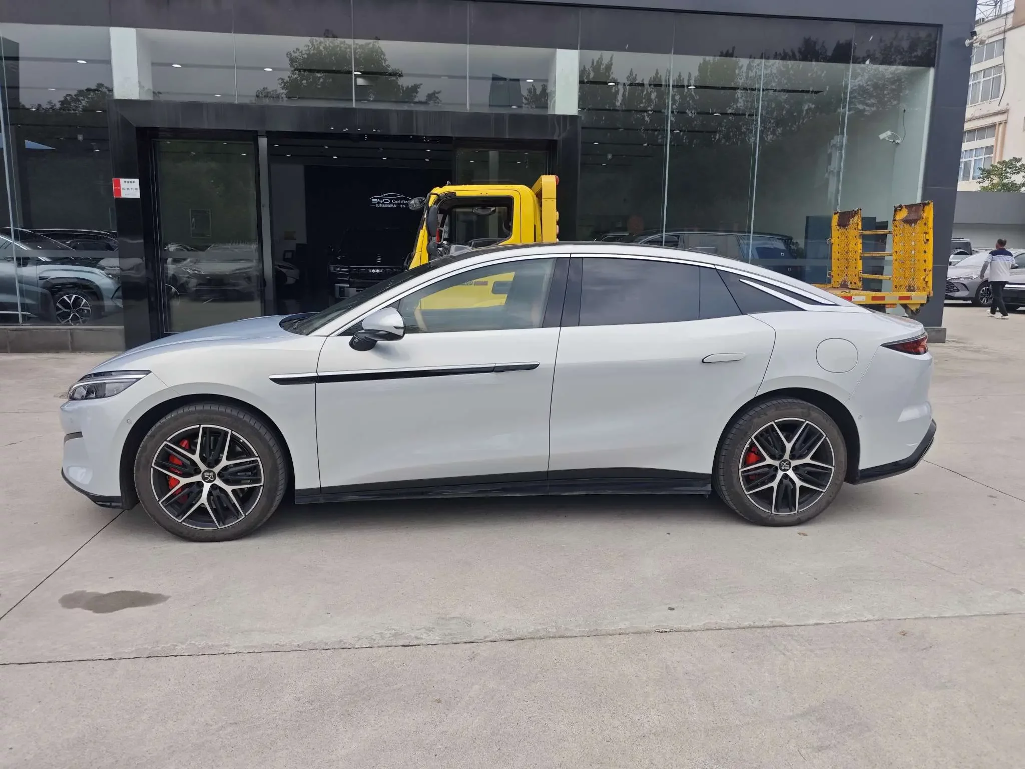 BYD Han L EV