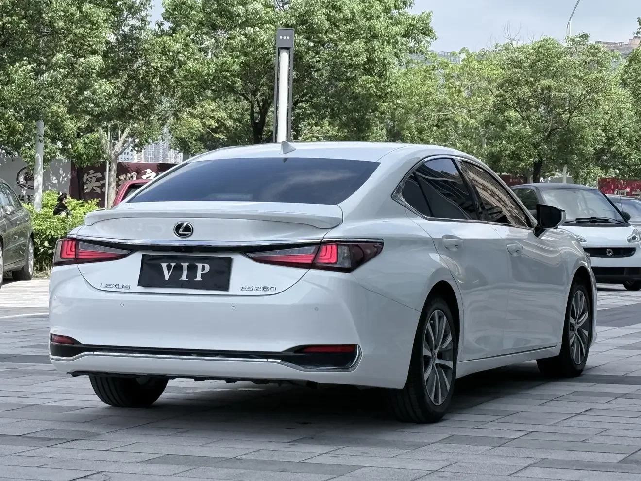 Lexus ES