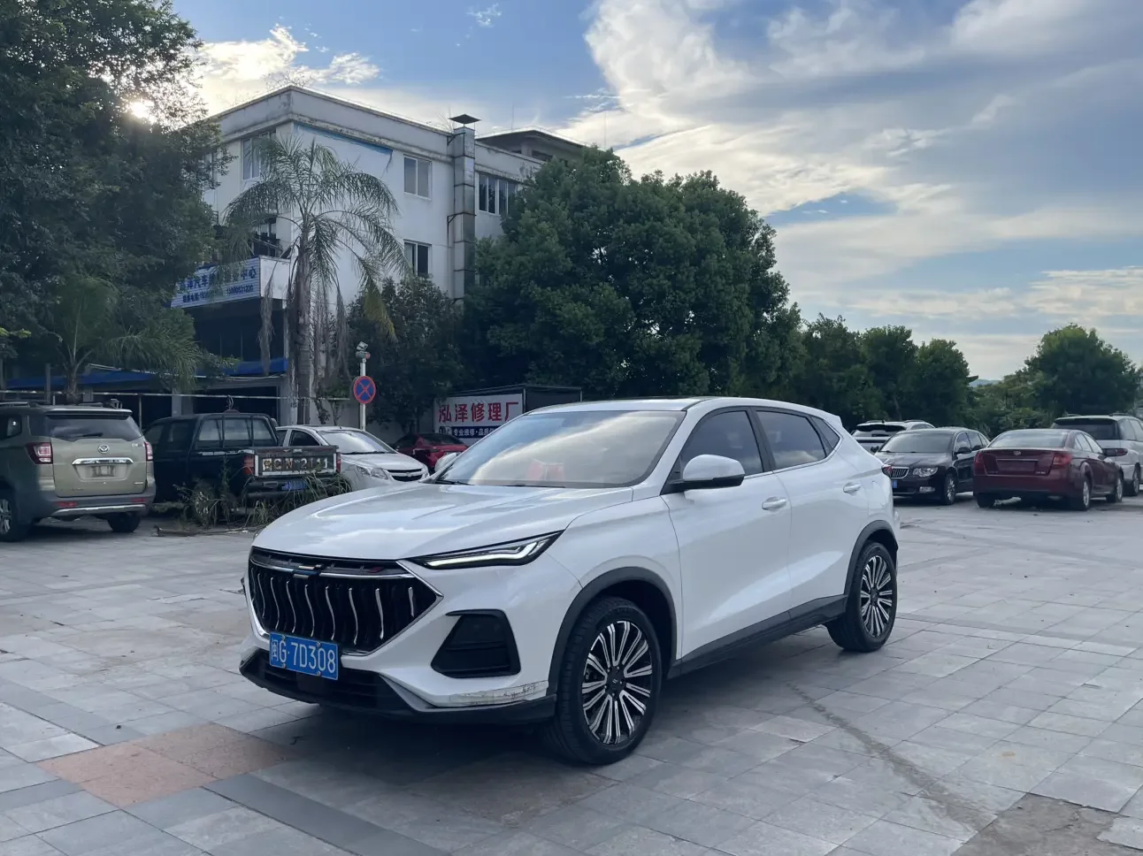 Oshan Changan Auchan X5