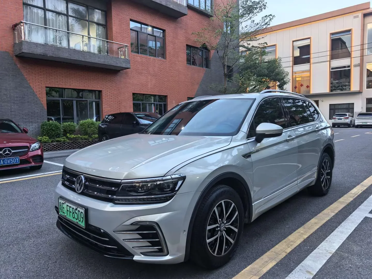 Volkswagen Tiguan L PHEV