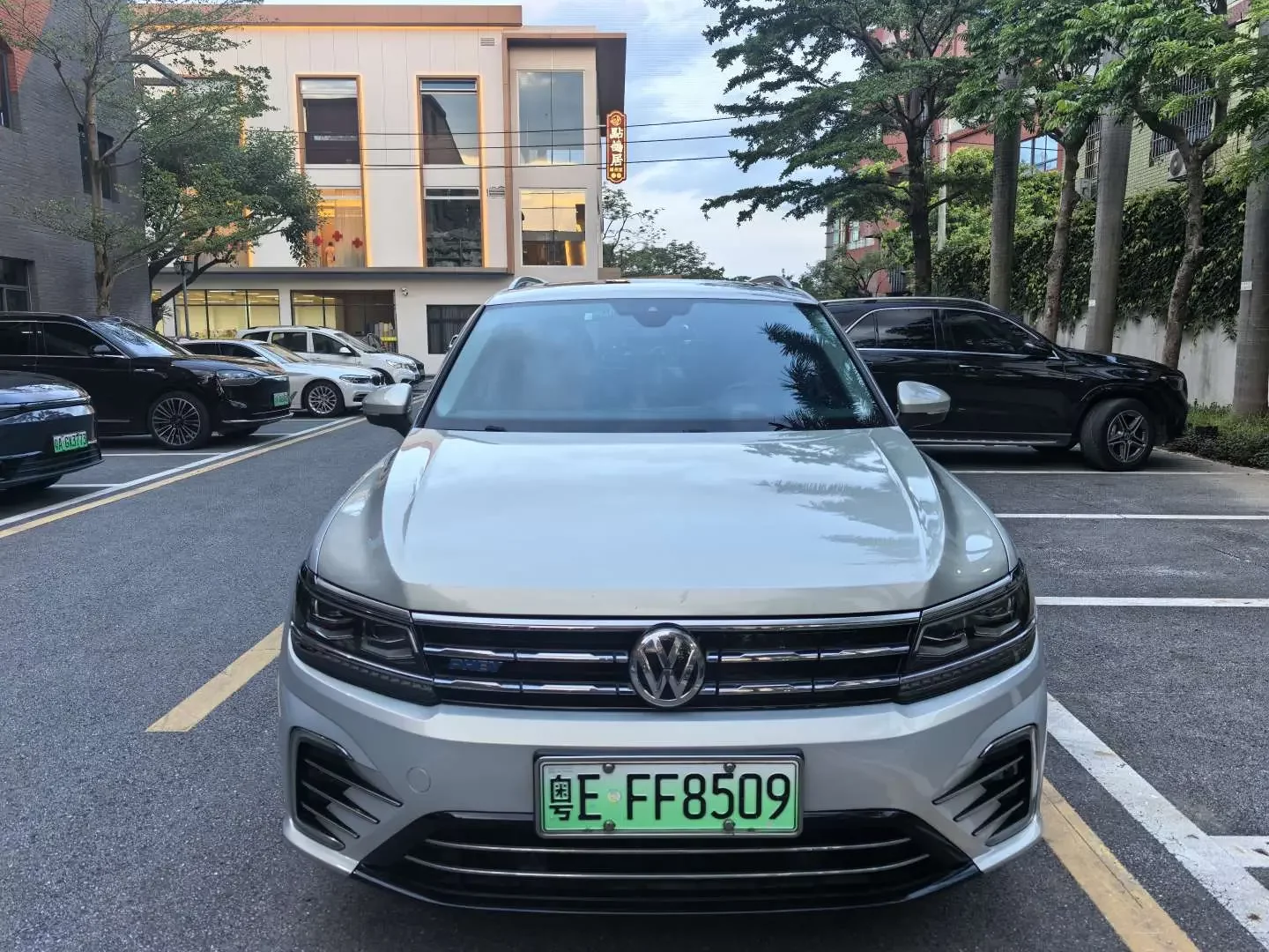 Volkswagen Tiguan L PHEV