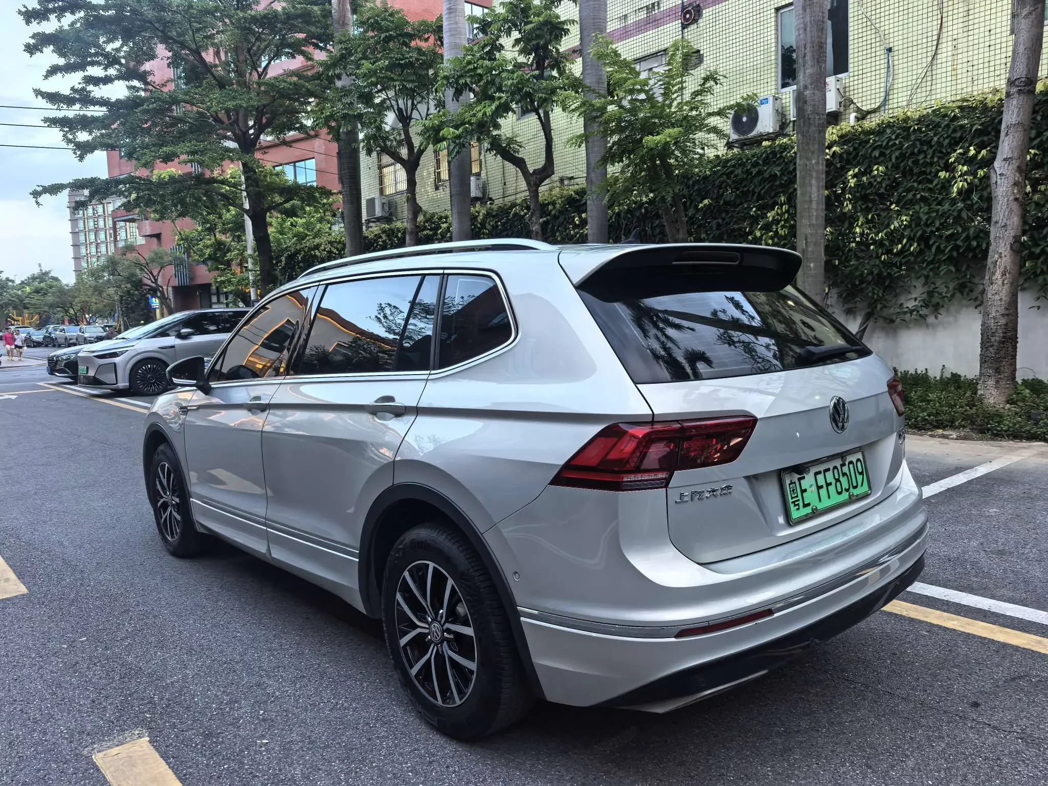 Volkswagen Tiguan L PHEV