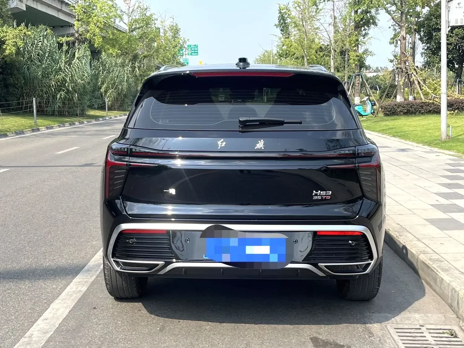 Hongqi HS3